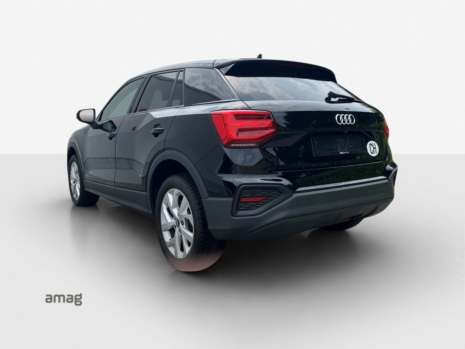 AUDI Q2 35 TFSI S-tronic-showroom-element-2