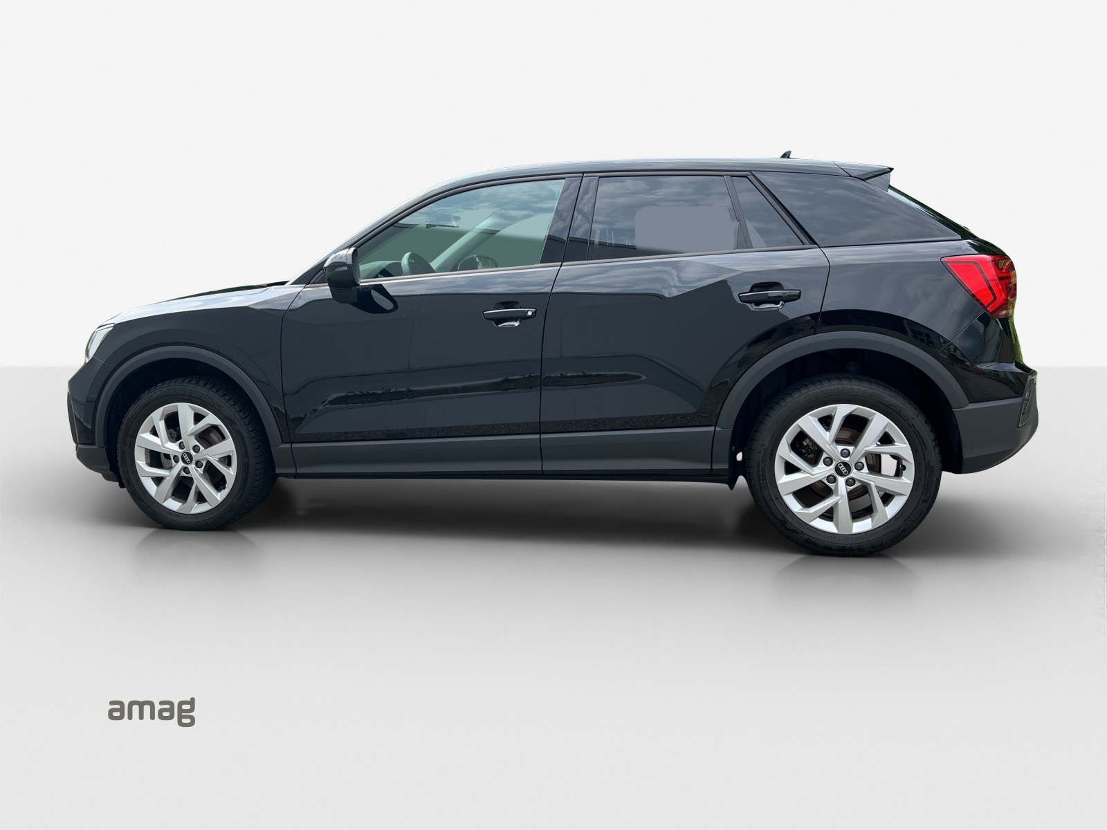 AUDI Q2 35 TFSI S-tronic-showroom-element-1