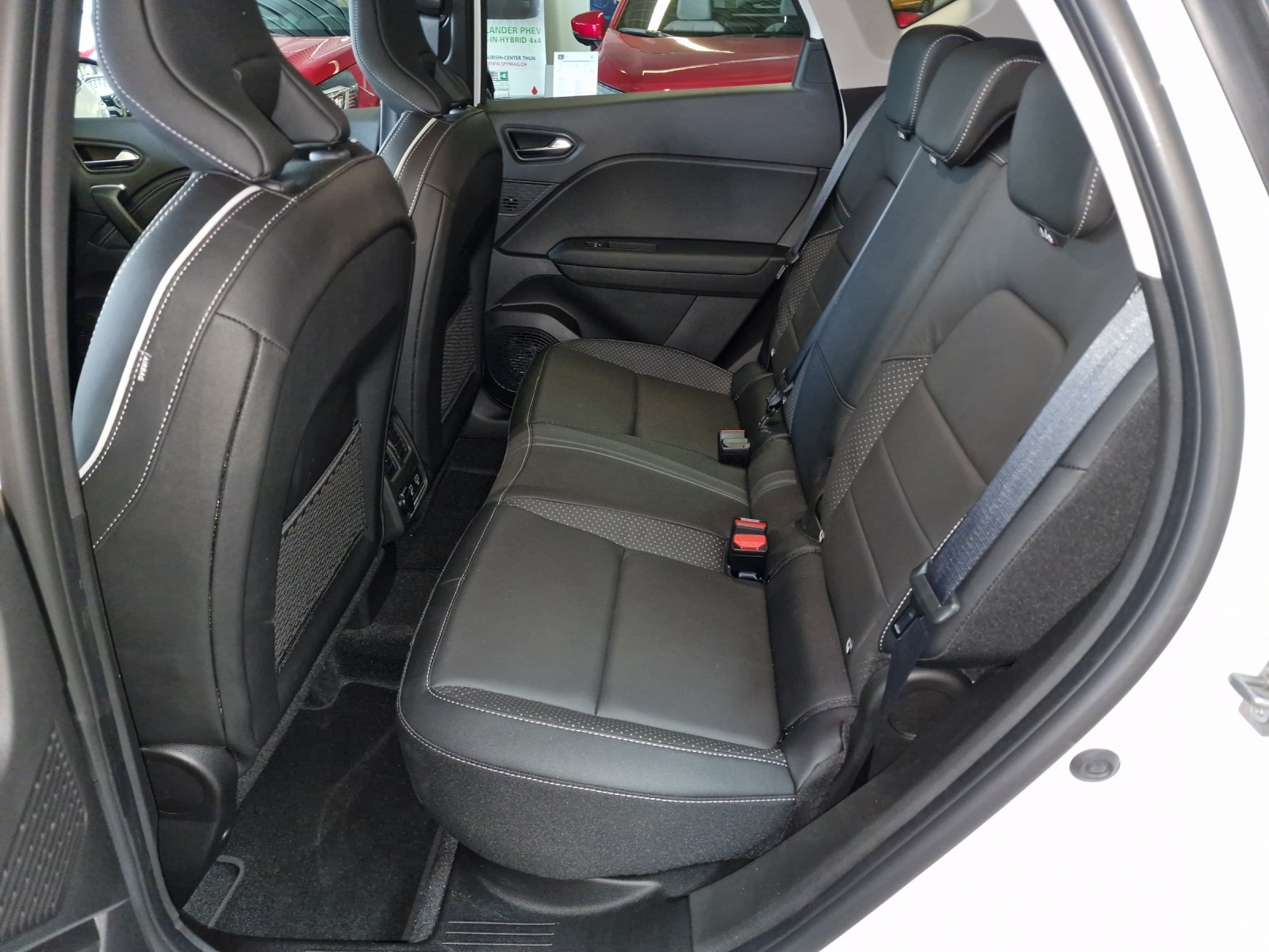 MITSUBISHI ASX 1.6 PHEV Instyle-image-9