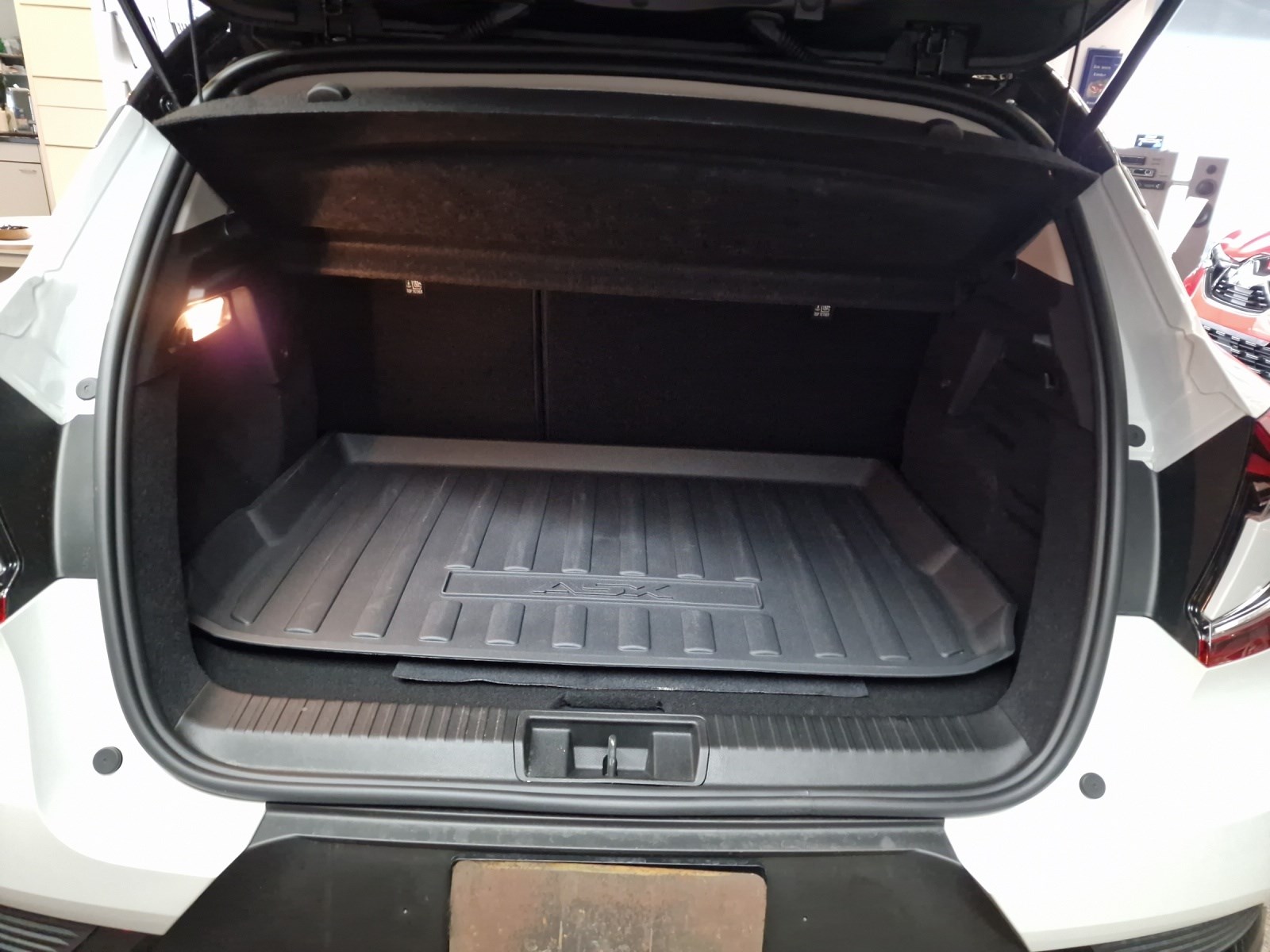 MITSUBISHI ASX 1.6 PHEV Instyle-image-10
