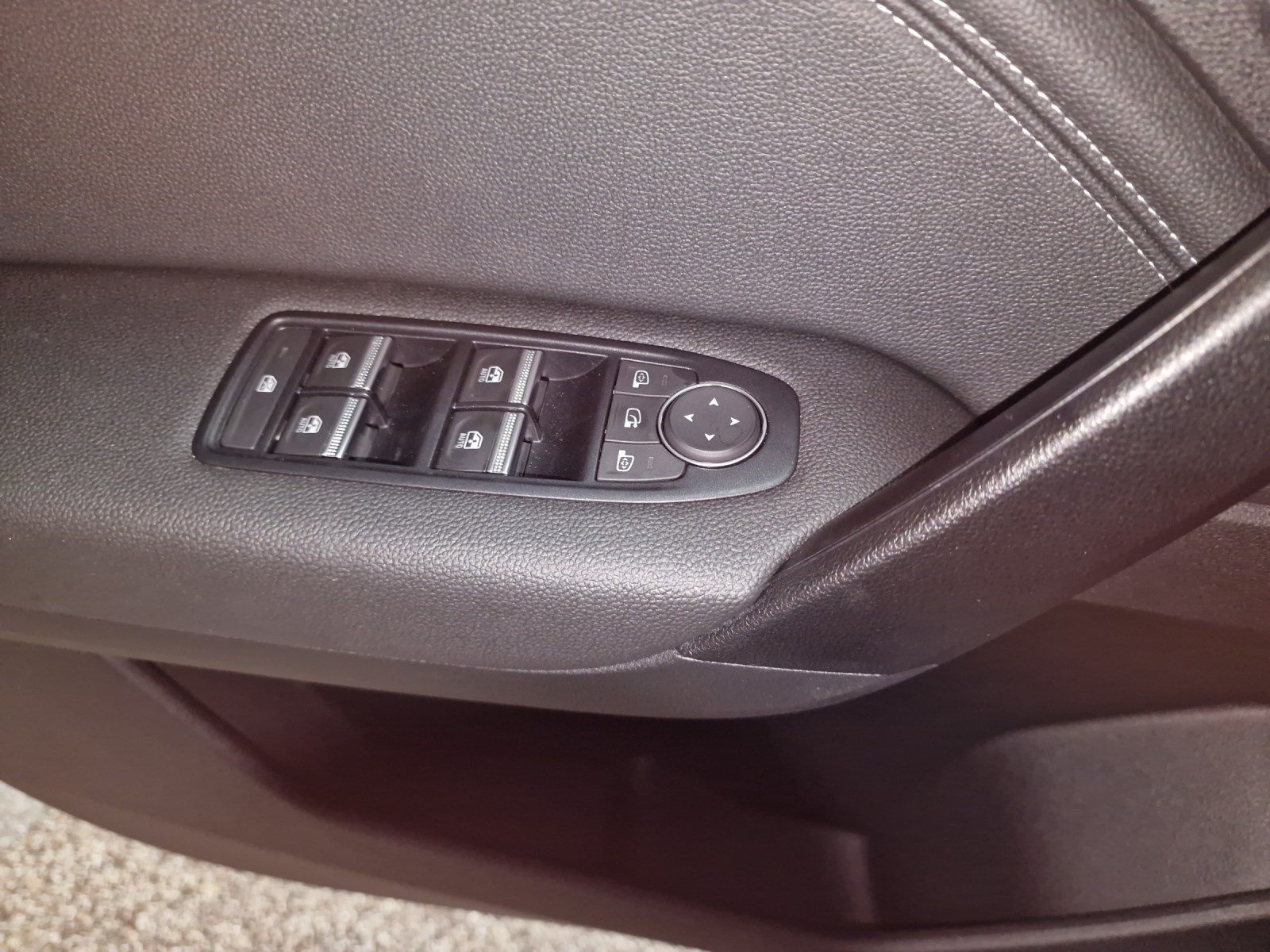 MITSUBISHI ASX 1.6 PHEV Instyle-image-13