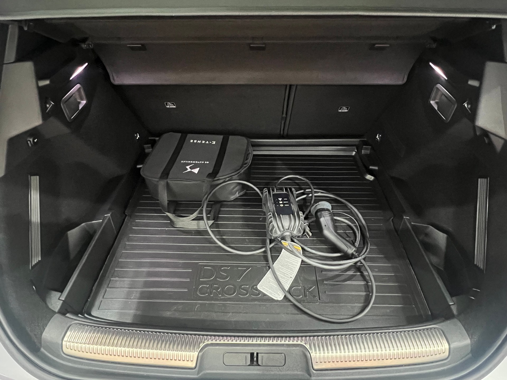 DS AUTOMOBILES DS 7 Crossback E-Tense 4x4-image-15