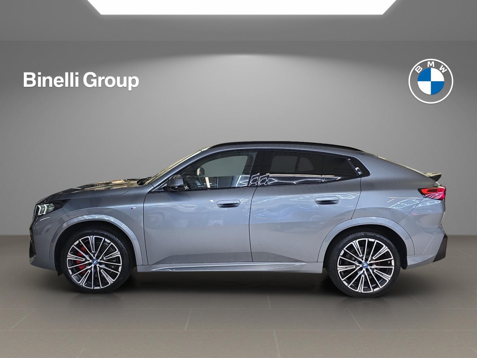 BMW iX2 30 xDrive M Sport Pro-showroom-element-1