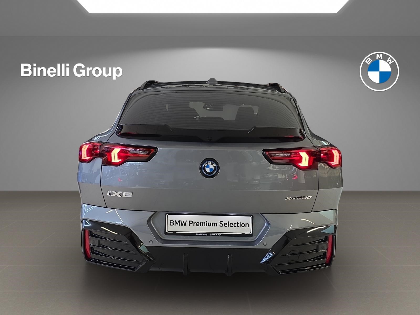 BMW iX2 30 xDrive M Sport Pro-showroom-element-3