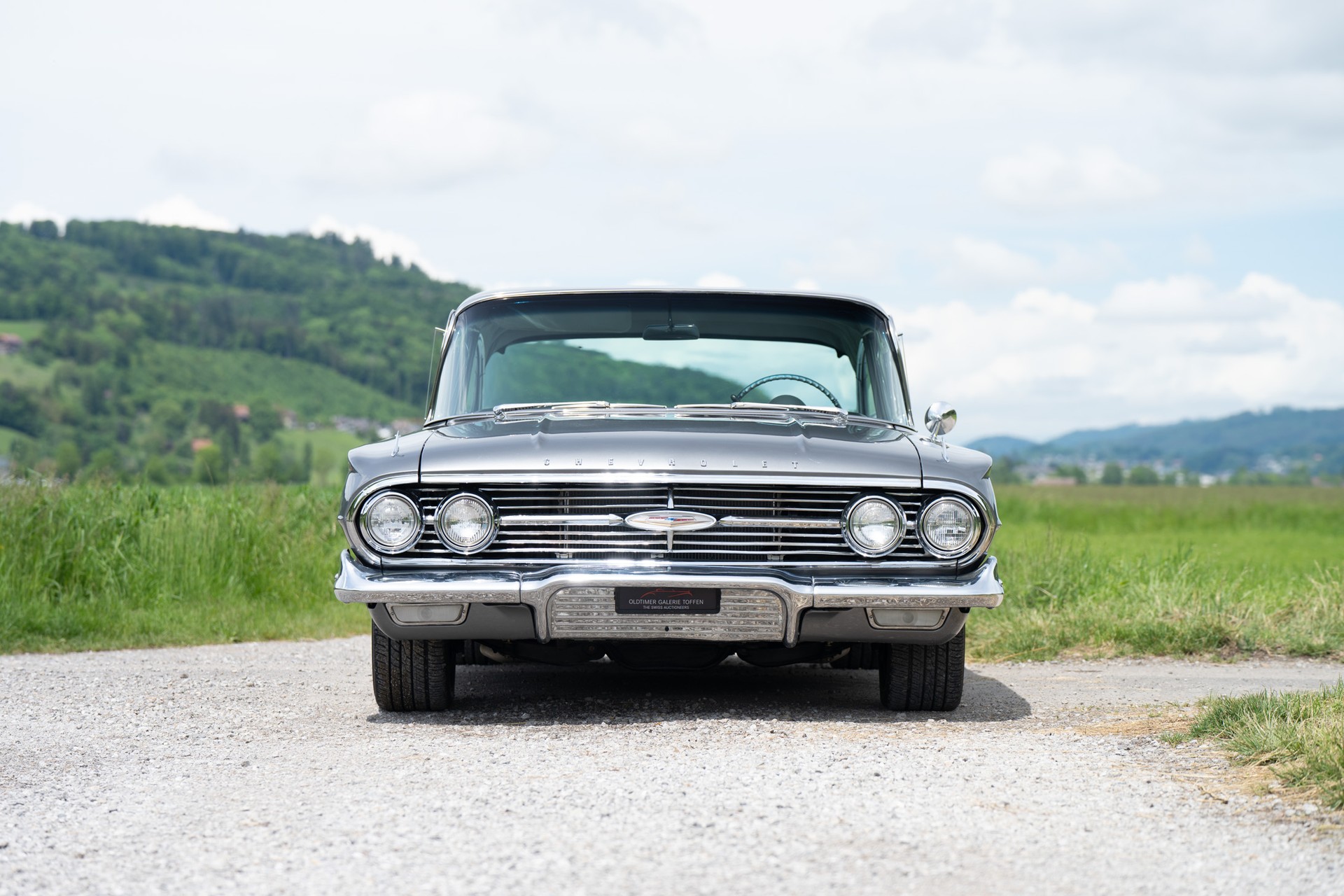 CHEVROLET Biscayne-image-2