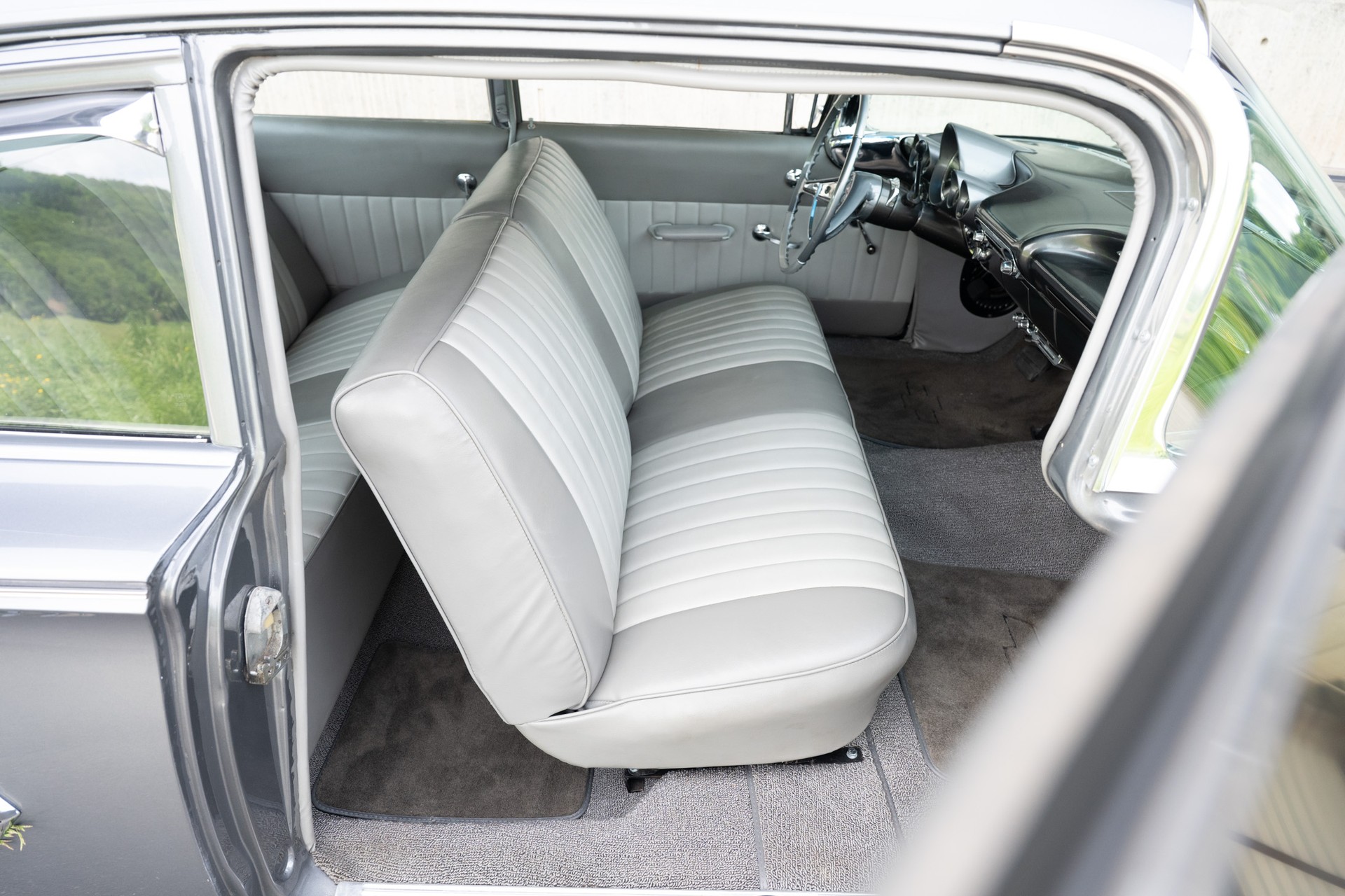 CHEVROLET Biscayne-image-10