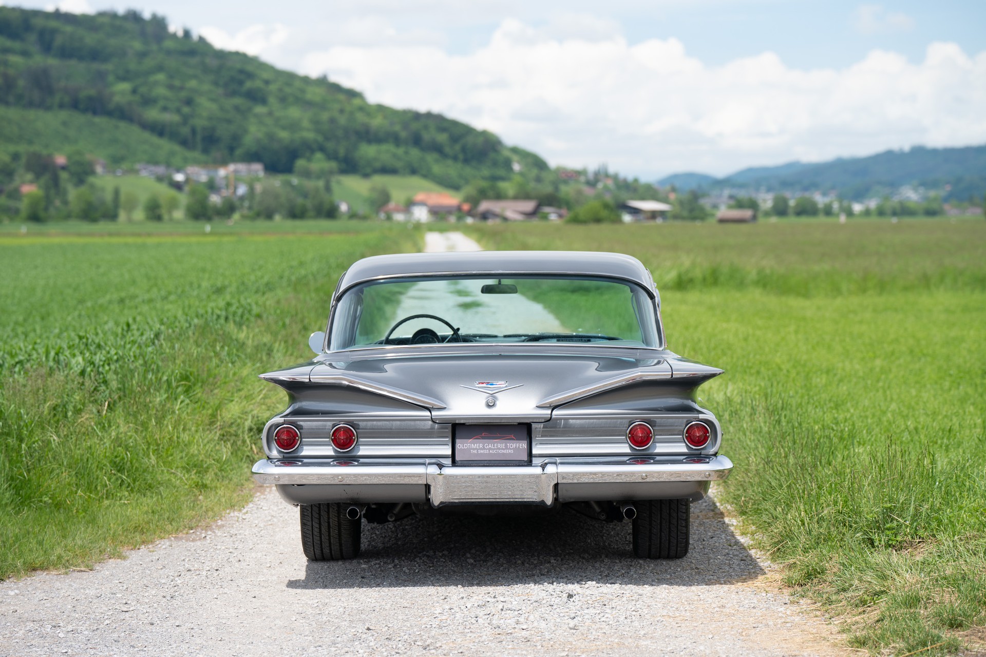 CHEVROLET Biscayne-image-12
