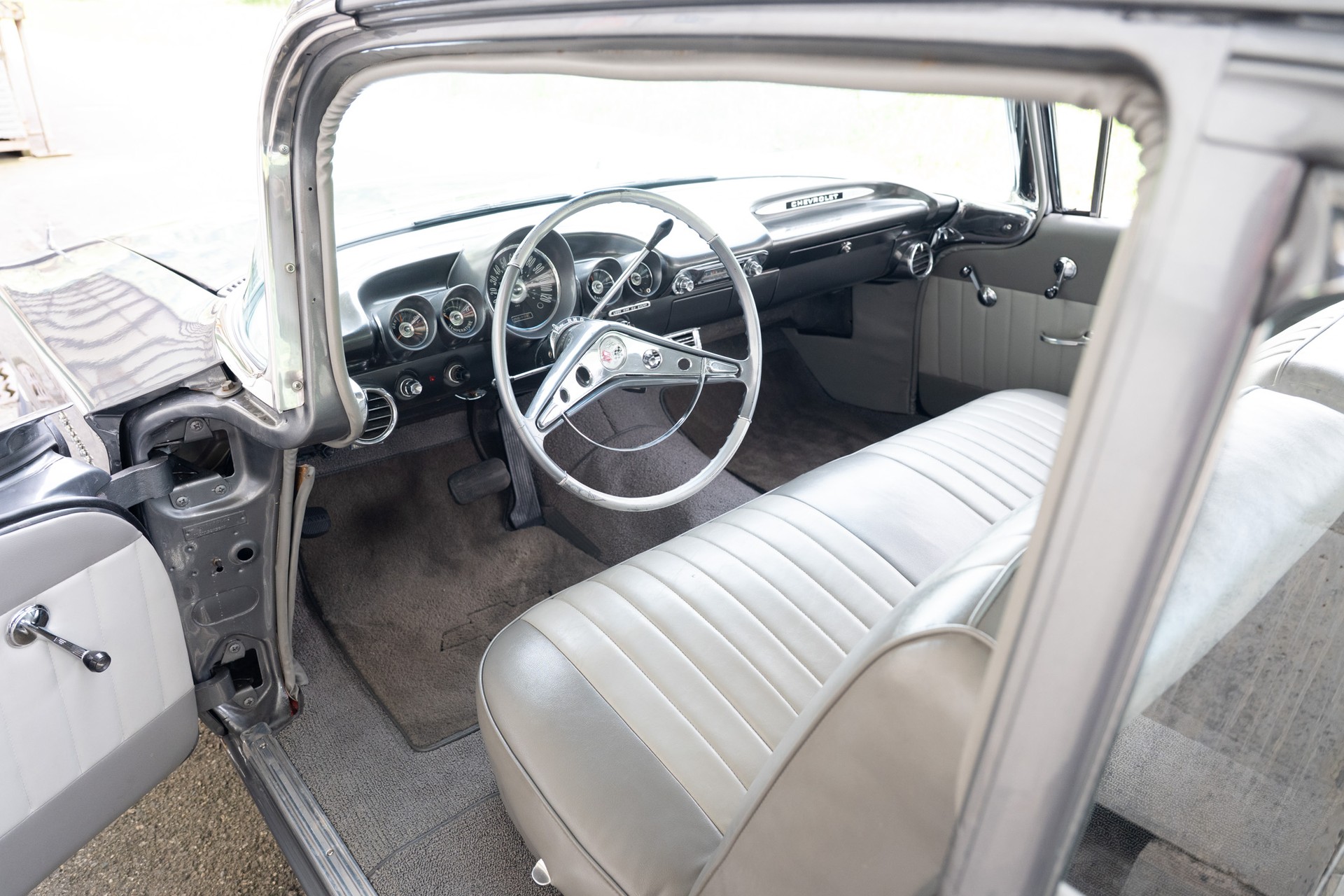 CHEVROLET Biscayne-image-7