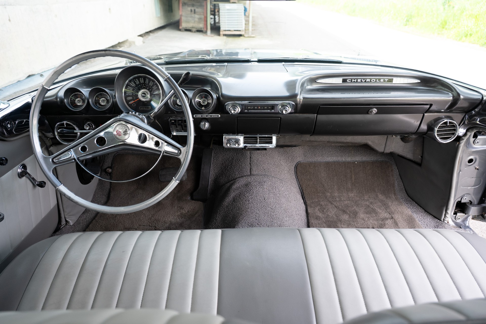 CHEVROLET Biscayne-image-8