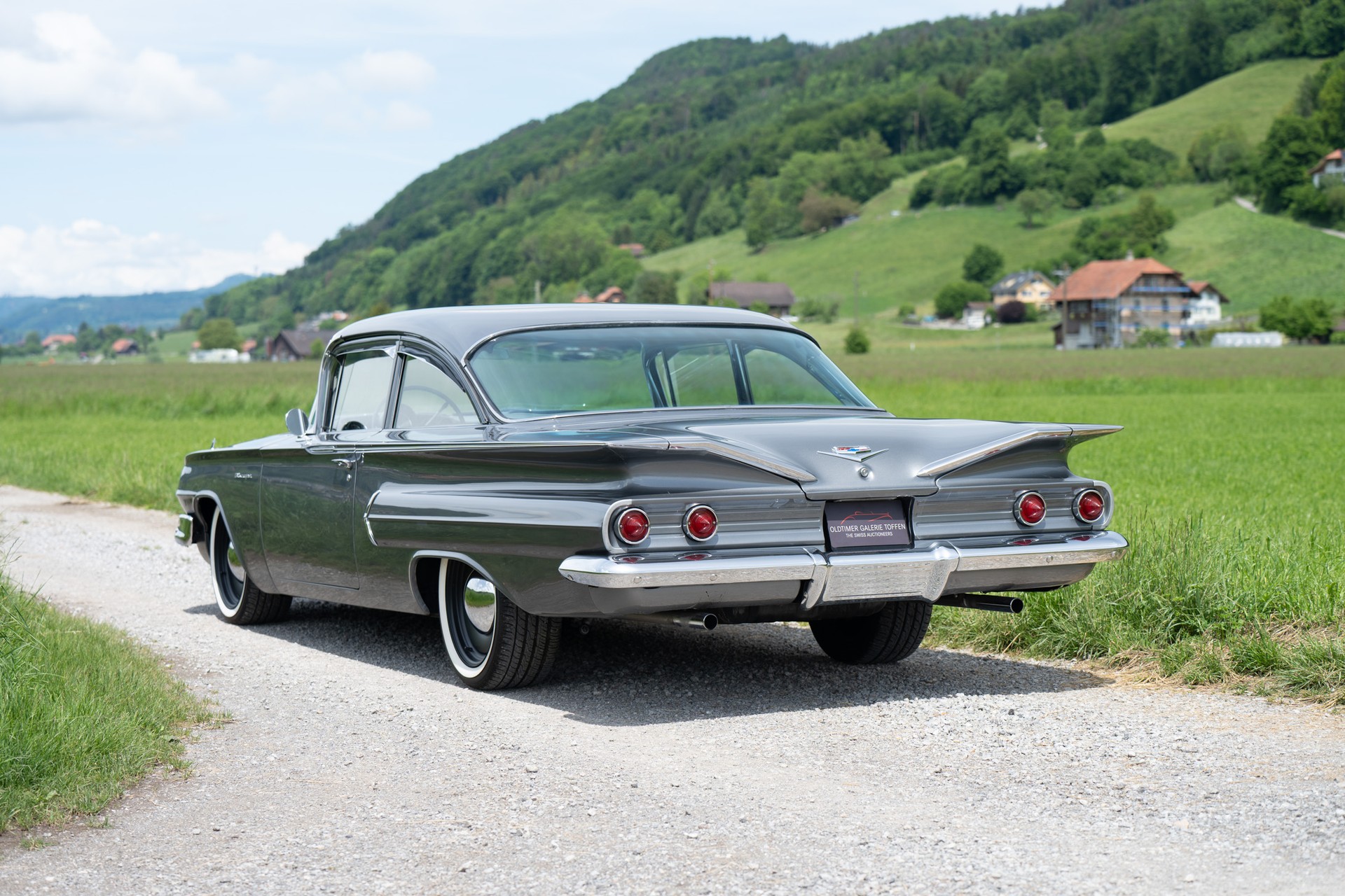 CHEVROLET Biscayne-image-13