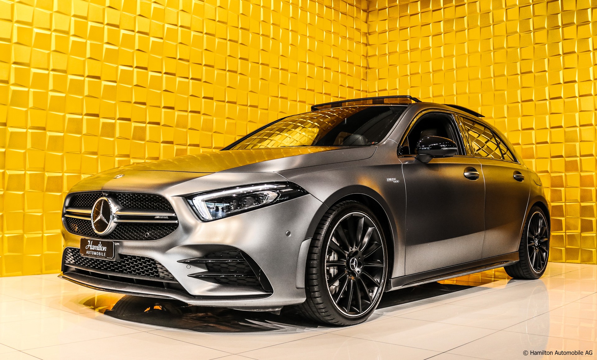 MERCEDES-BENZ A 35 AMG 4Matic Speedshift-showroom-element-3