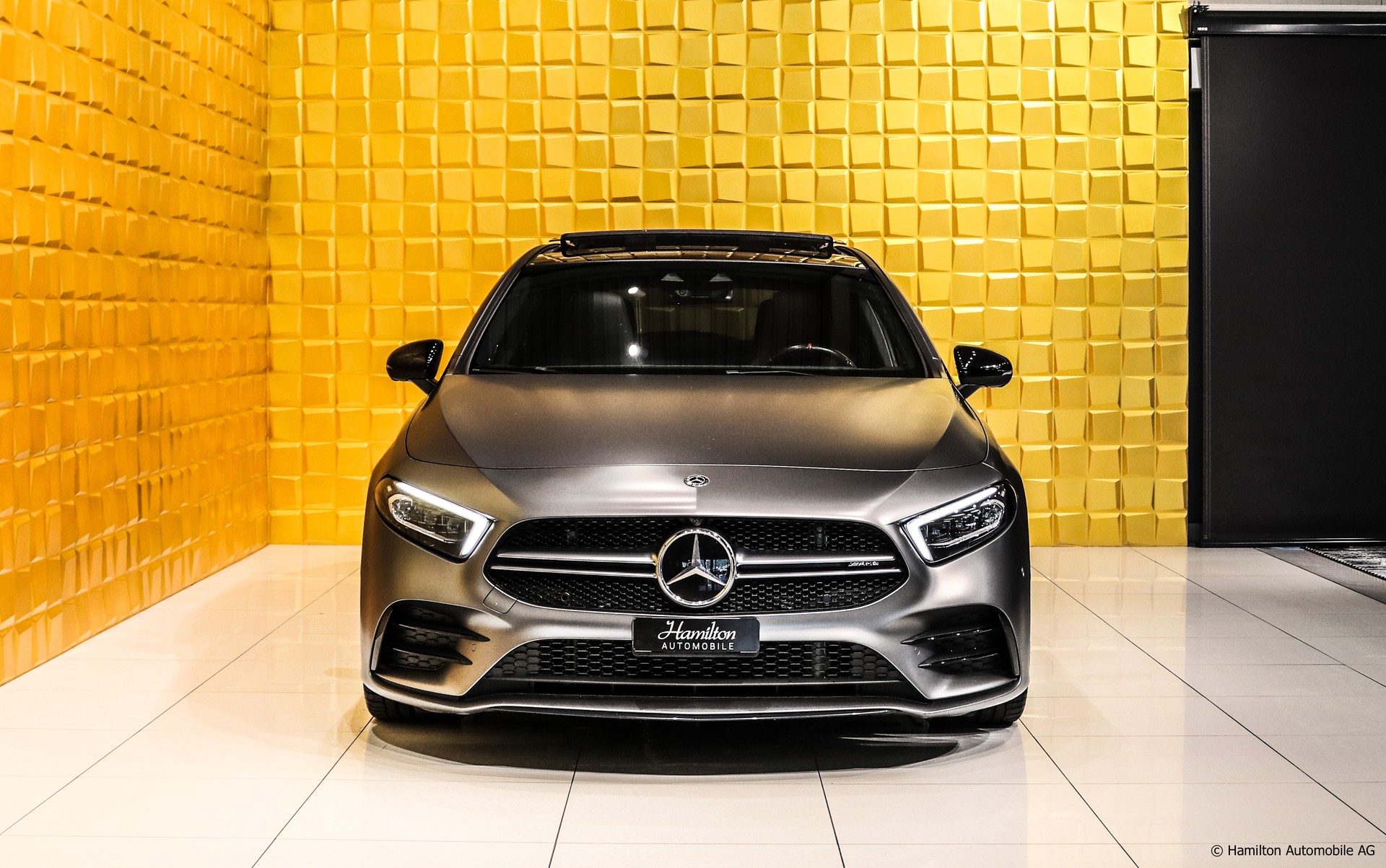 MERCEDES-BENZ A 35 AMG 4Matic Speedshift-showroom-element-2