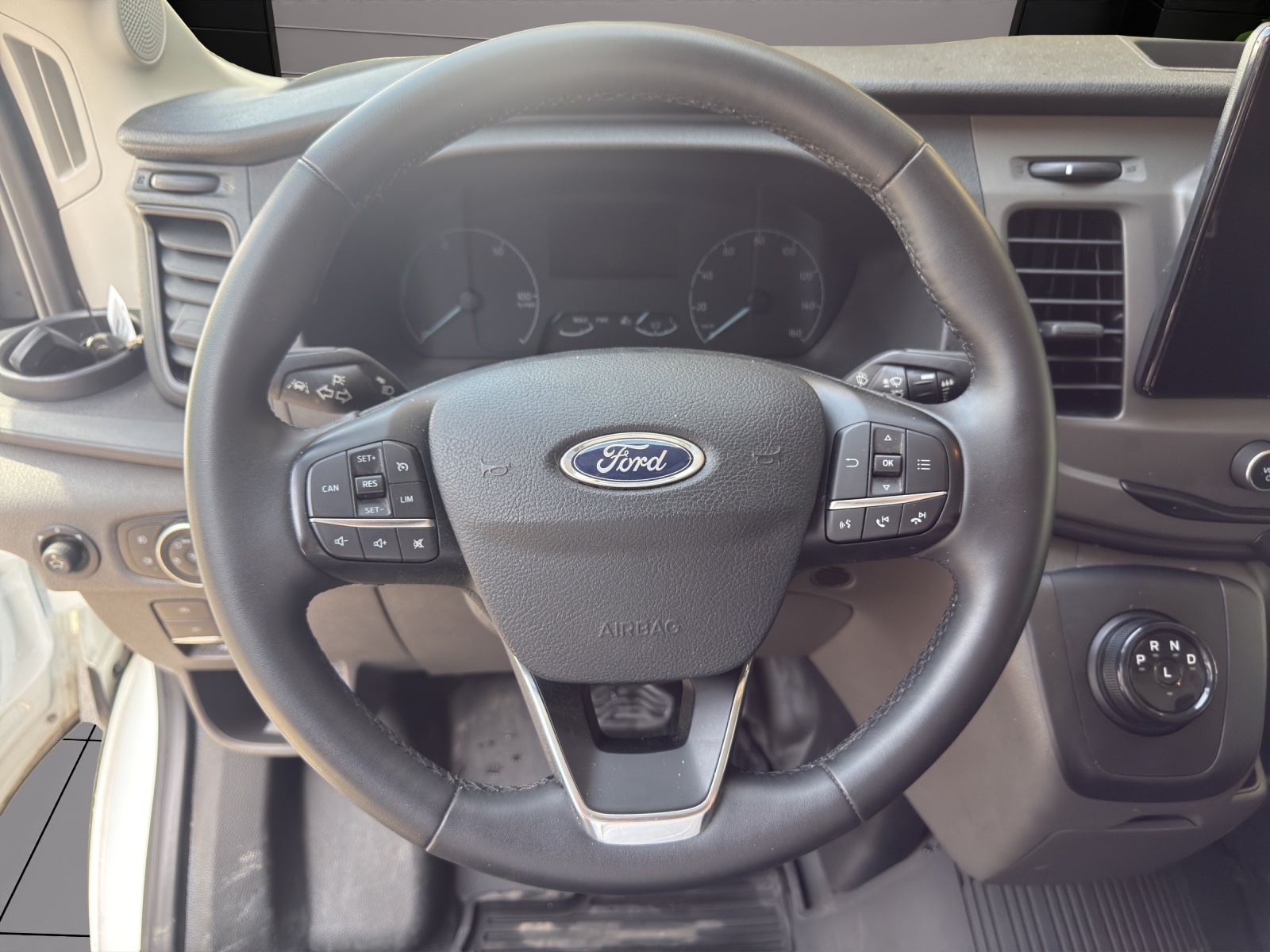 Image FORD E-TRANSIT E-Transit Van 350 L2 Trend RWD 68kWh