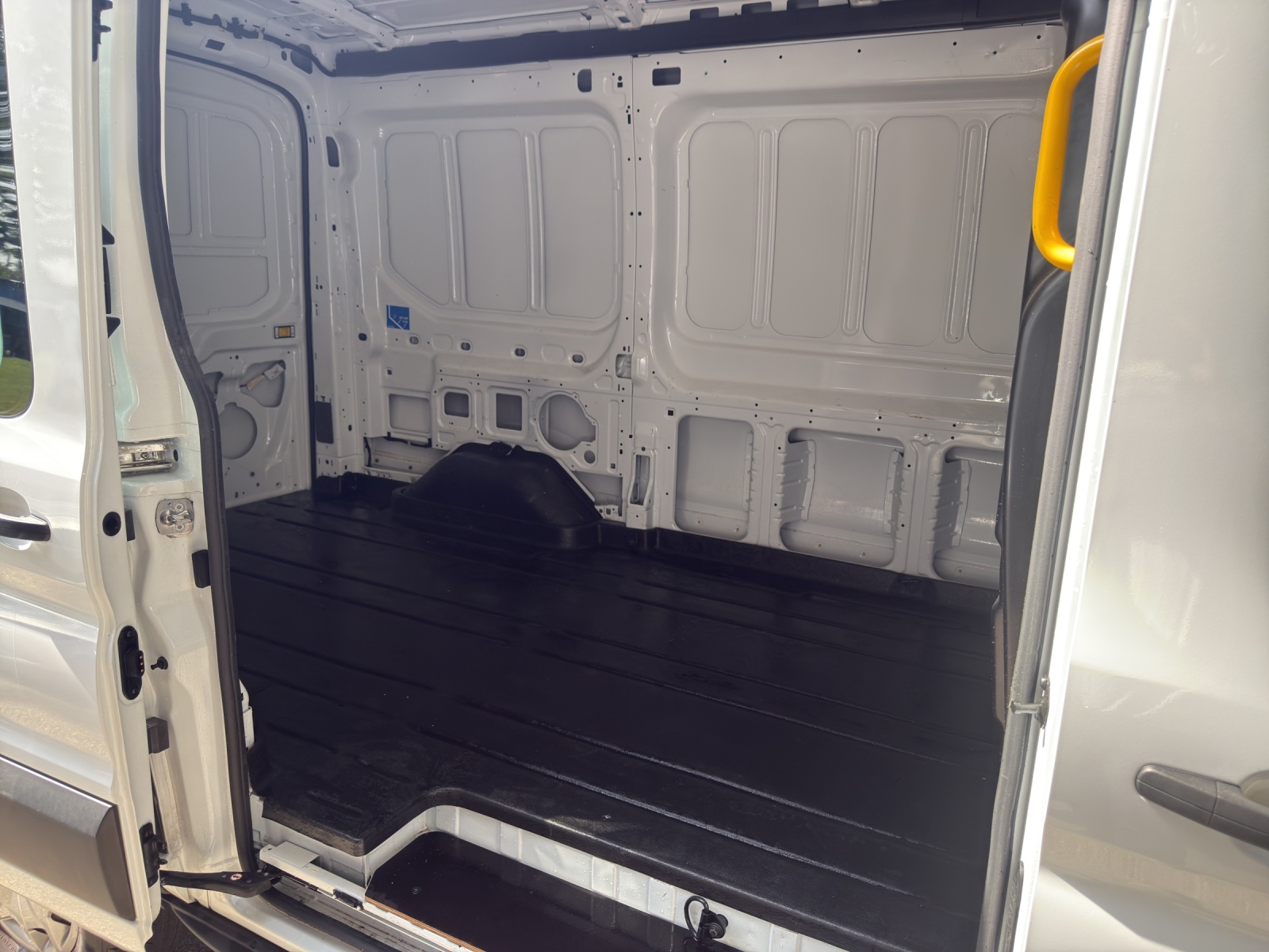 Image FORD E-TRANSIT E-Transit Van 350 L2 Trend RWD 68kWh