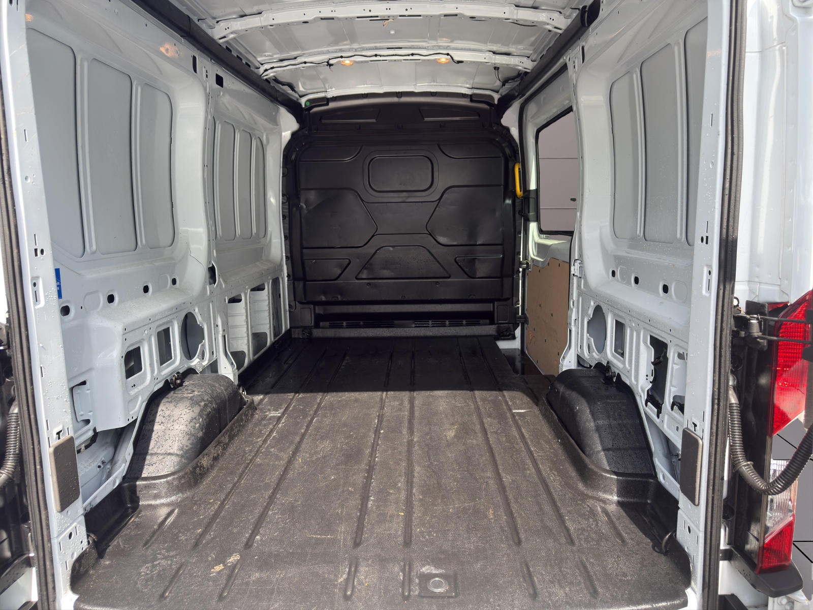 Image FORD E-TRANSIT E-Transit Van 350 L2 Trend RWD 68kWh