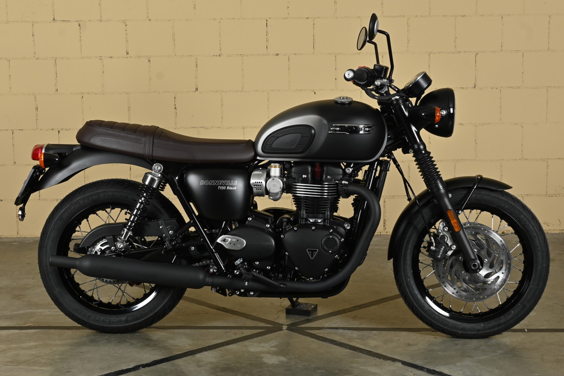 TRIUMPH Bonneville T120 Black Acquistare in vendita