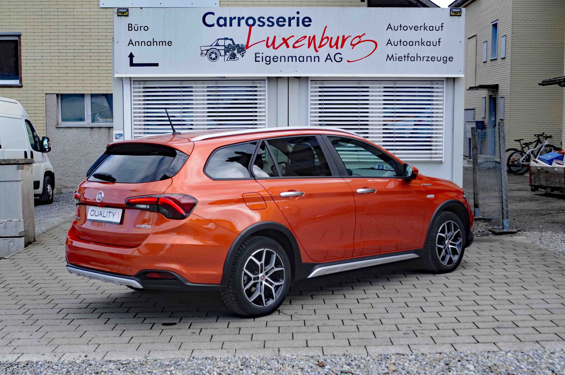 FIAT Tipo 1.5 Hybrid Station Wagon Cross-showroom-element-2