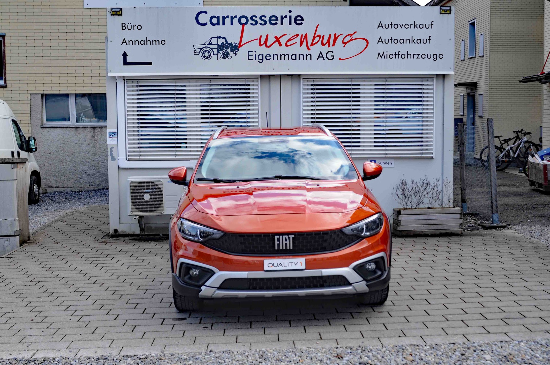 FIAT Tipo 1.5 Hybrid Station Wagon Cross-showroom-element-1