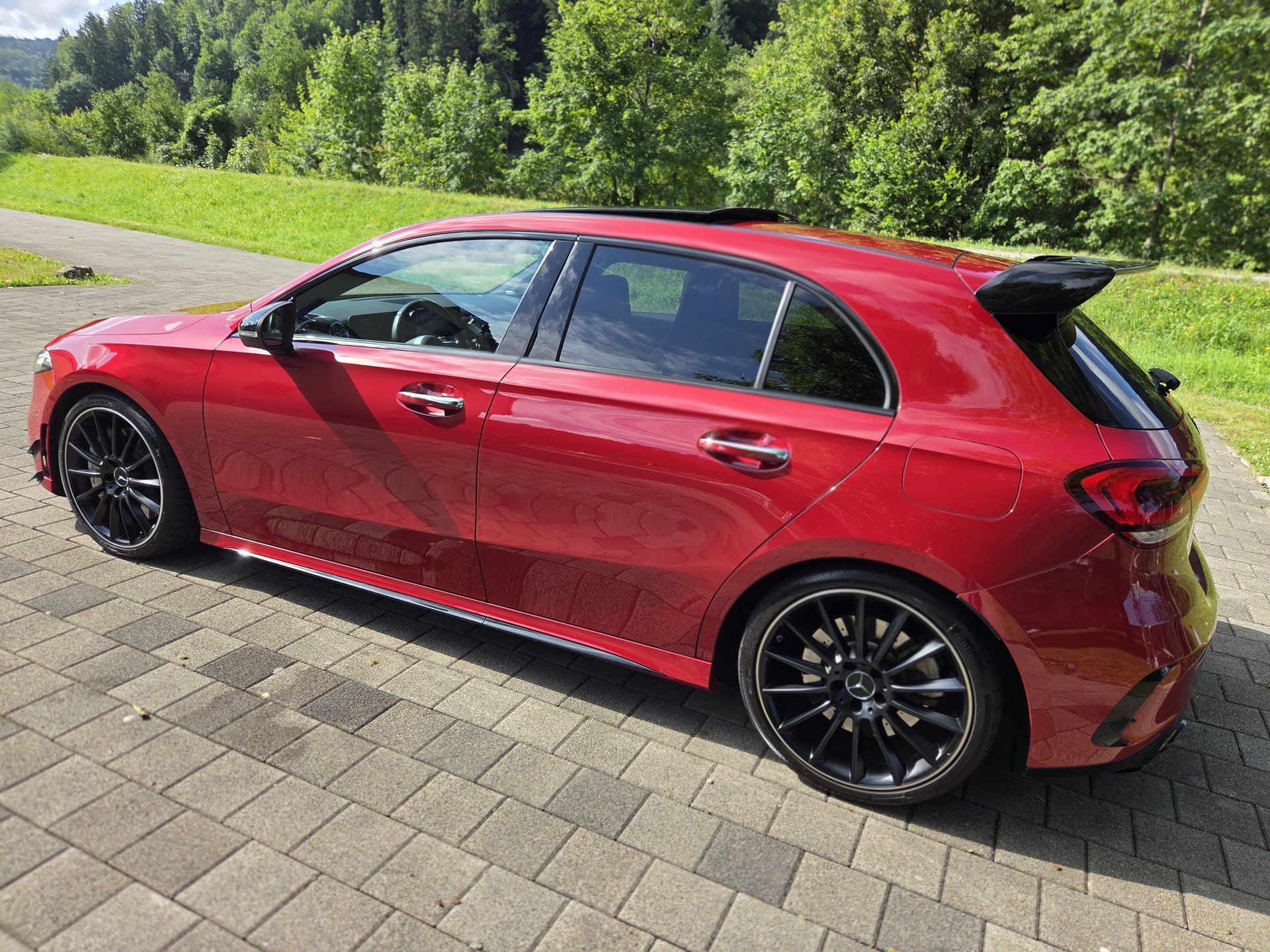 MERCEDES-BENZ A 35 AMG 4Matic Speedshift-image-5