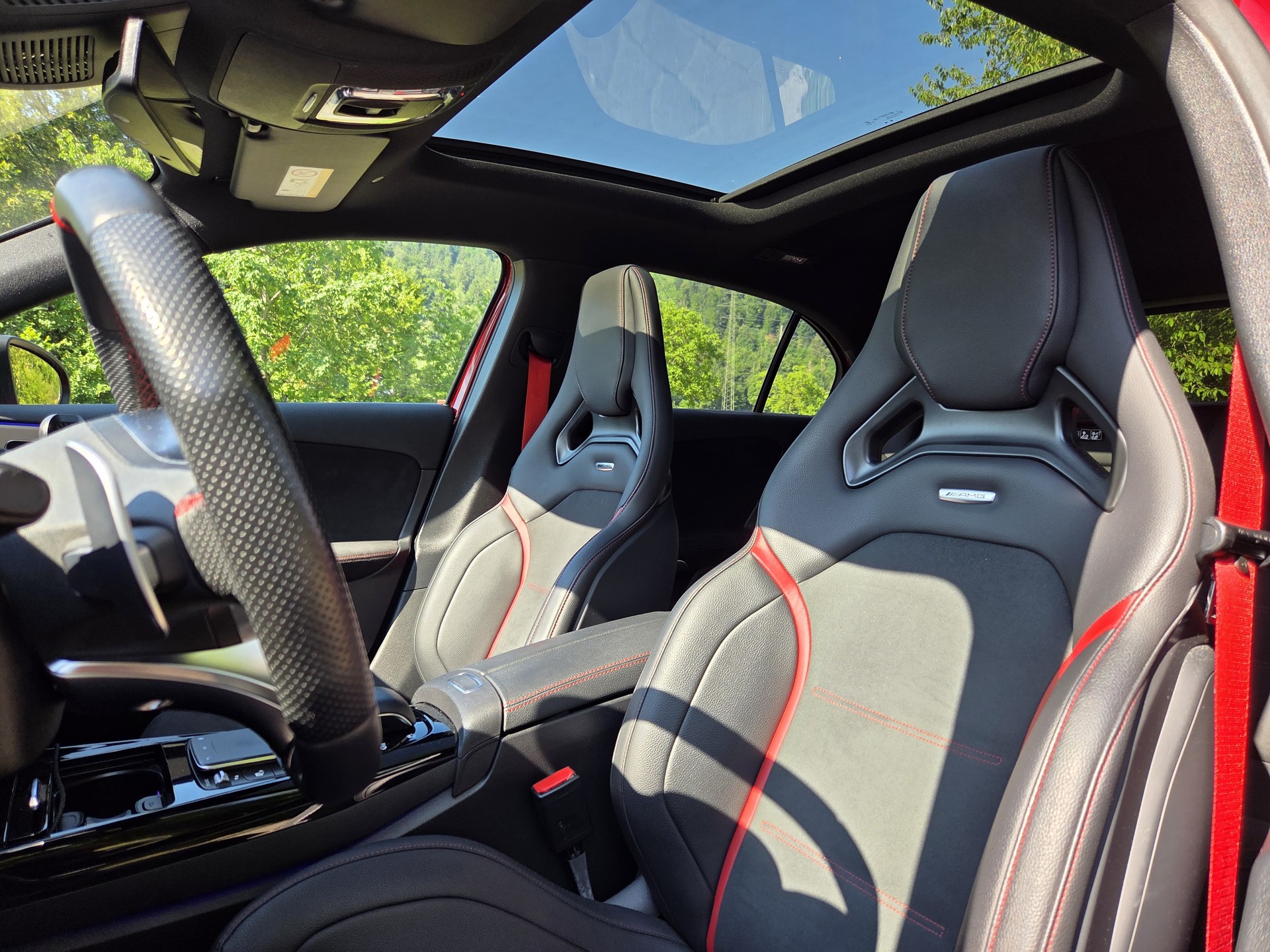 MERCEDES-BENZ A 35 AMG 4Matic Speedshift-image-8