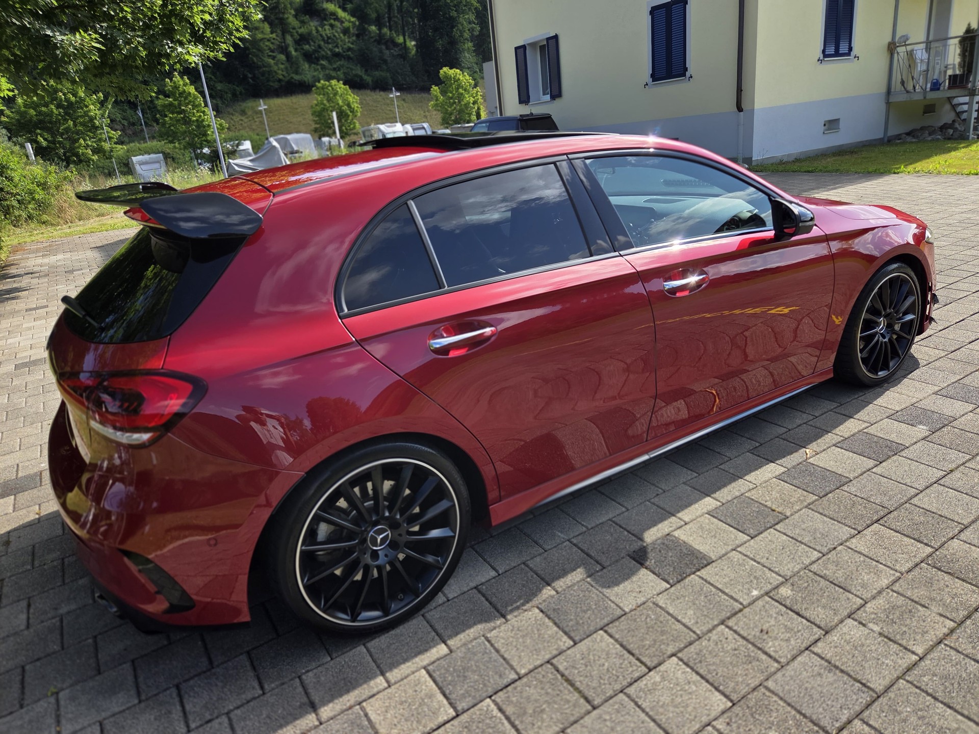 MERCEDES-BENZ A 35 AMG 4Matic Speedshift-image-6