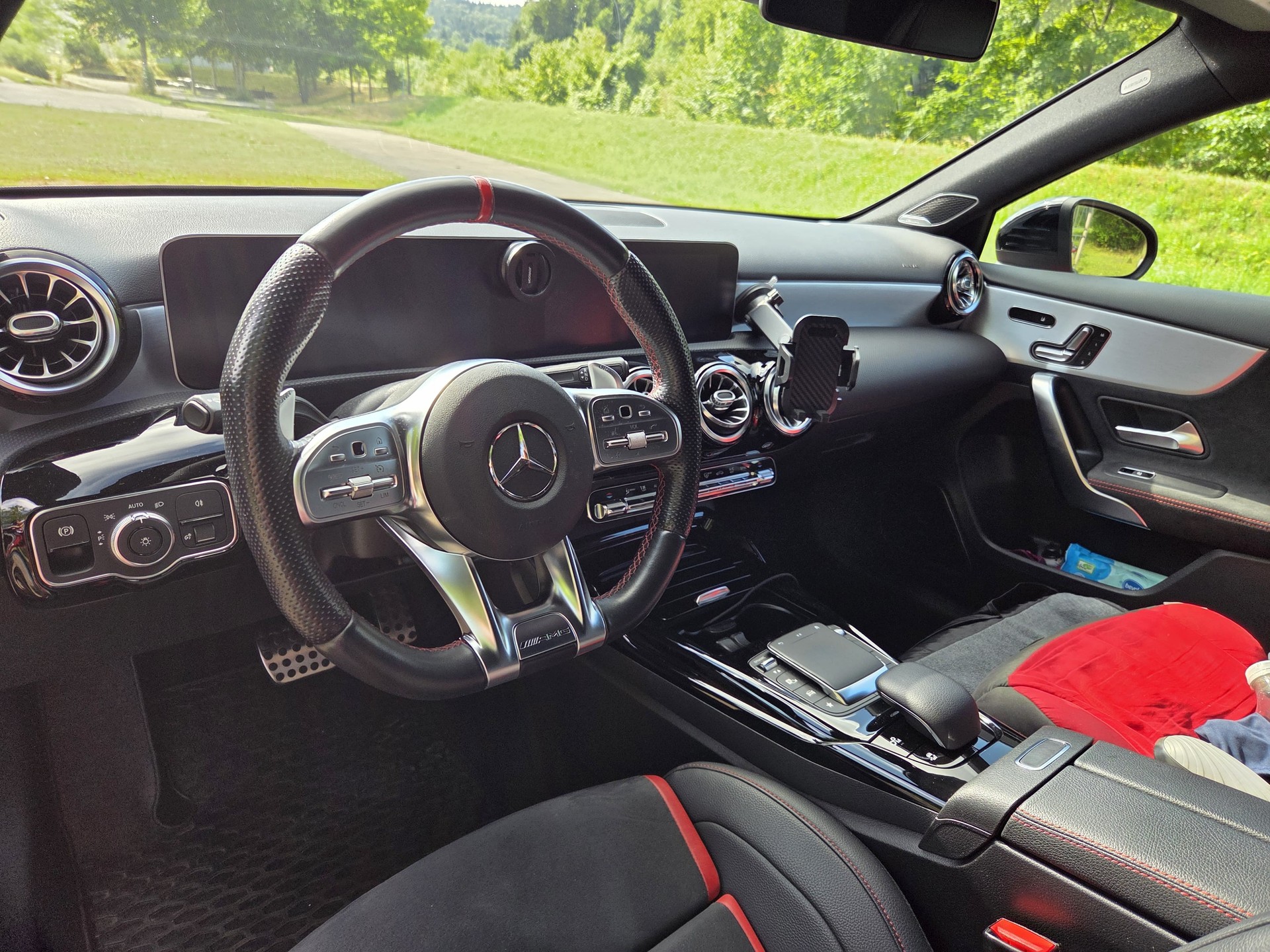 MERCEDES-BENZ A 35 AMG 4Matic Speedshift-image-13