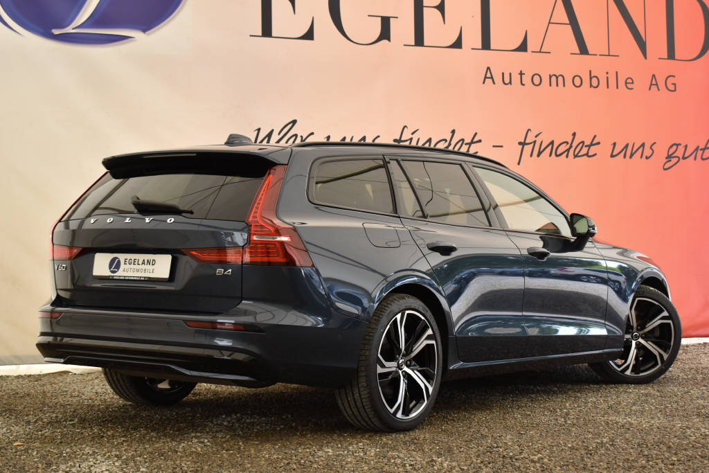 VOLVO V60 2.0 B4 Plus Dark-showroom-element-2
