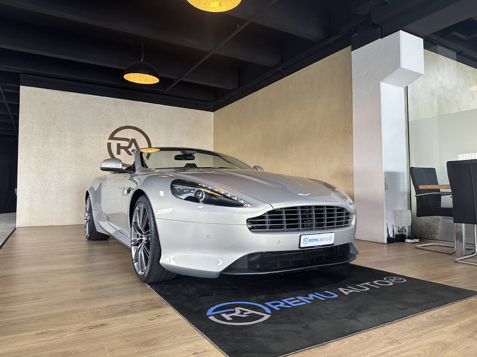 ASTON MARTIN Virage Volante 6.0 V12-showroom-element-1