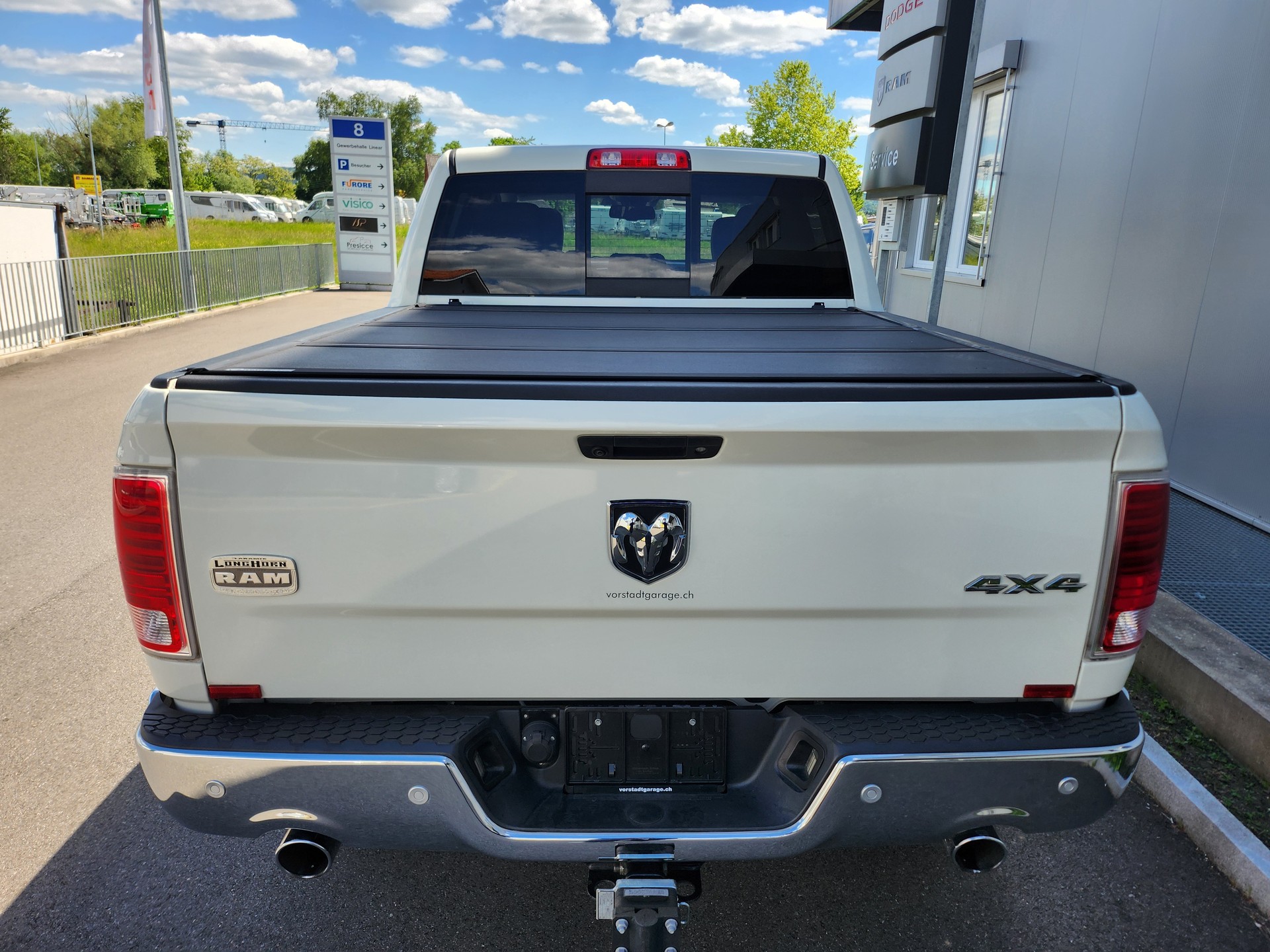DODGE Ram 1500 5.7 V8 4x4 Longhorn-showroom-element-3