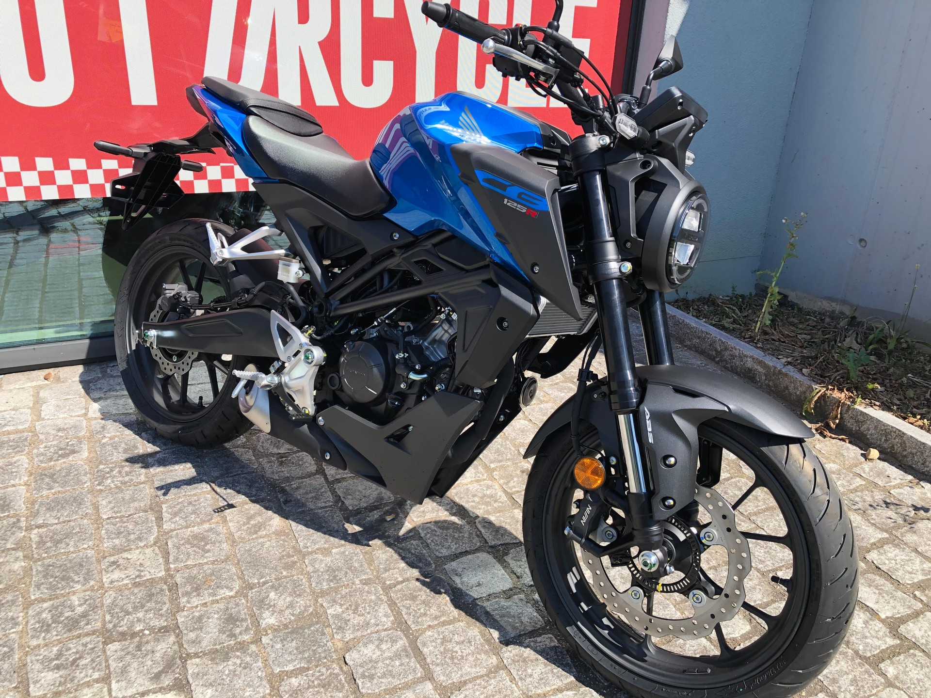 Autoscout24 Honda Cb 125 R 2018 Usata Honda Cb300r Honda Cb300f
