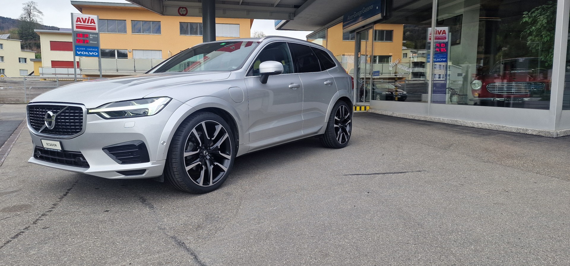 VOLVO XC60 T8 eAWD R-Design Geartronic-image-1