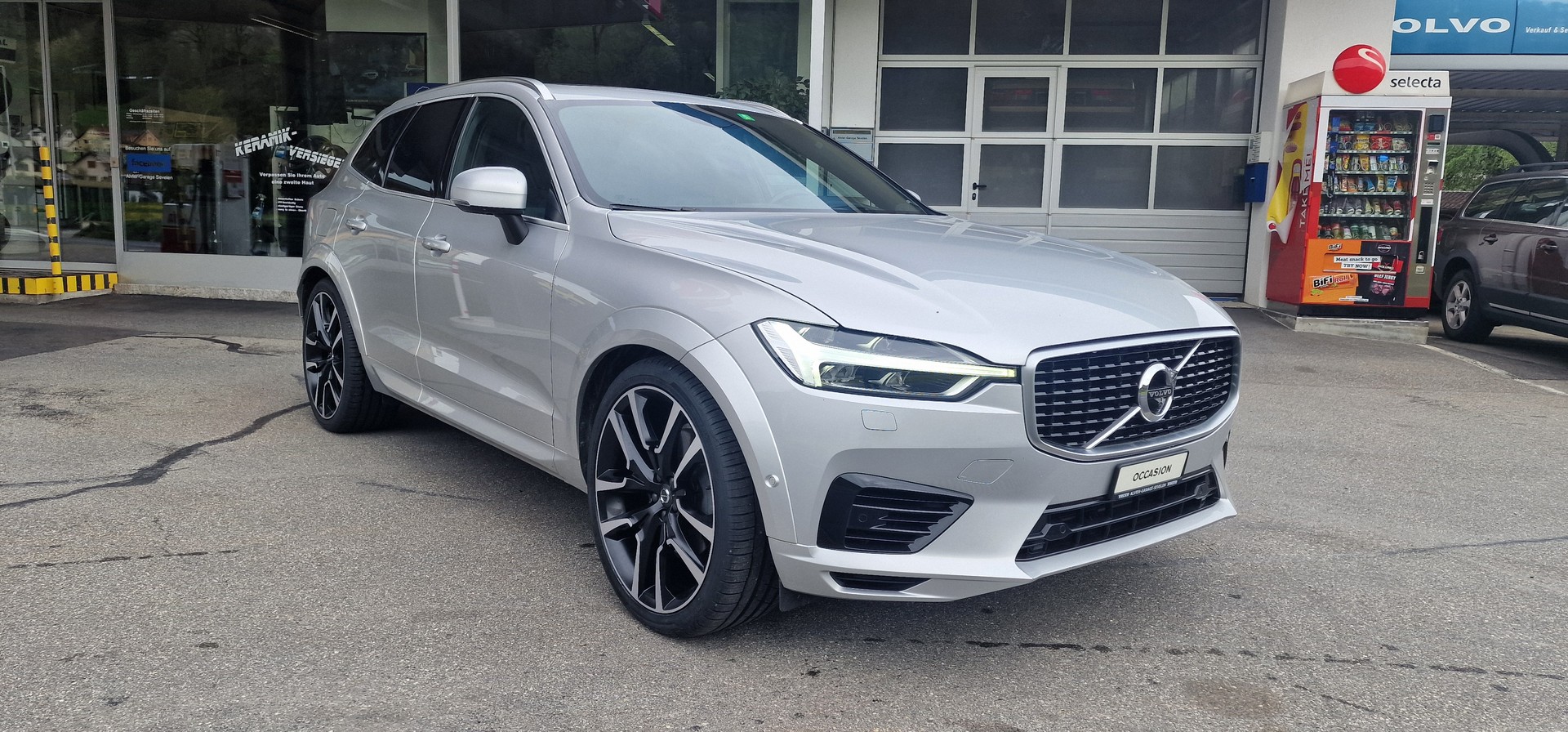 VOLVO XC60 T8 eAWD R-Design Geartronic-image-0
