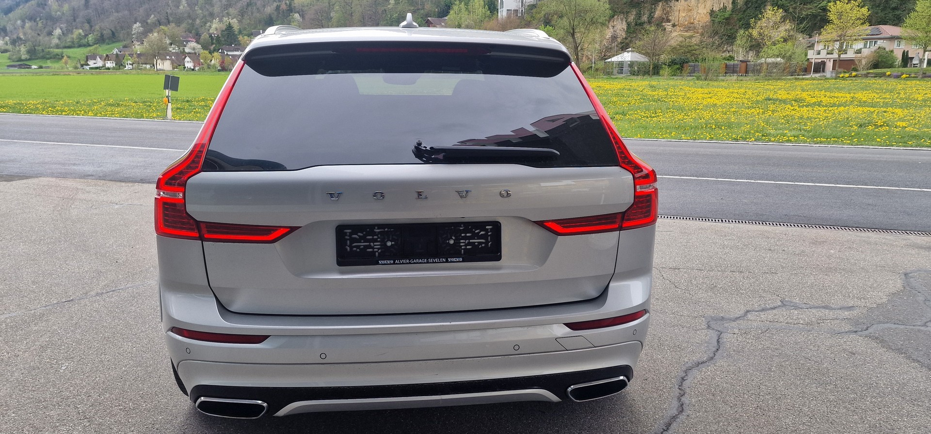 VOLVO XC60 T8 eAWD R-Design Geartronic-image-4