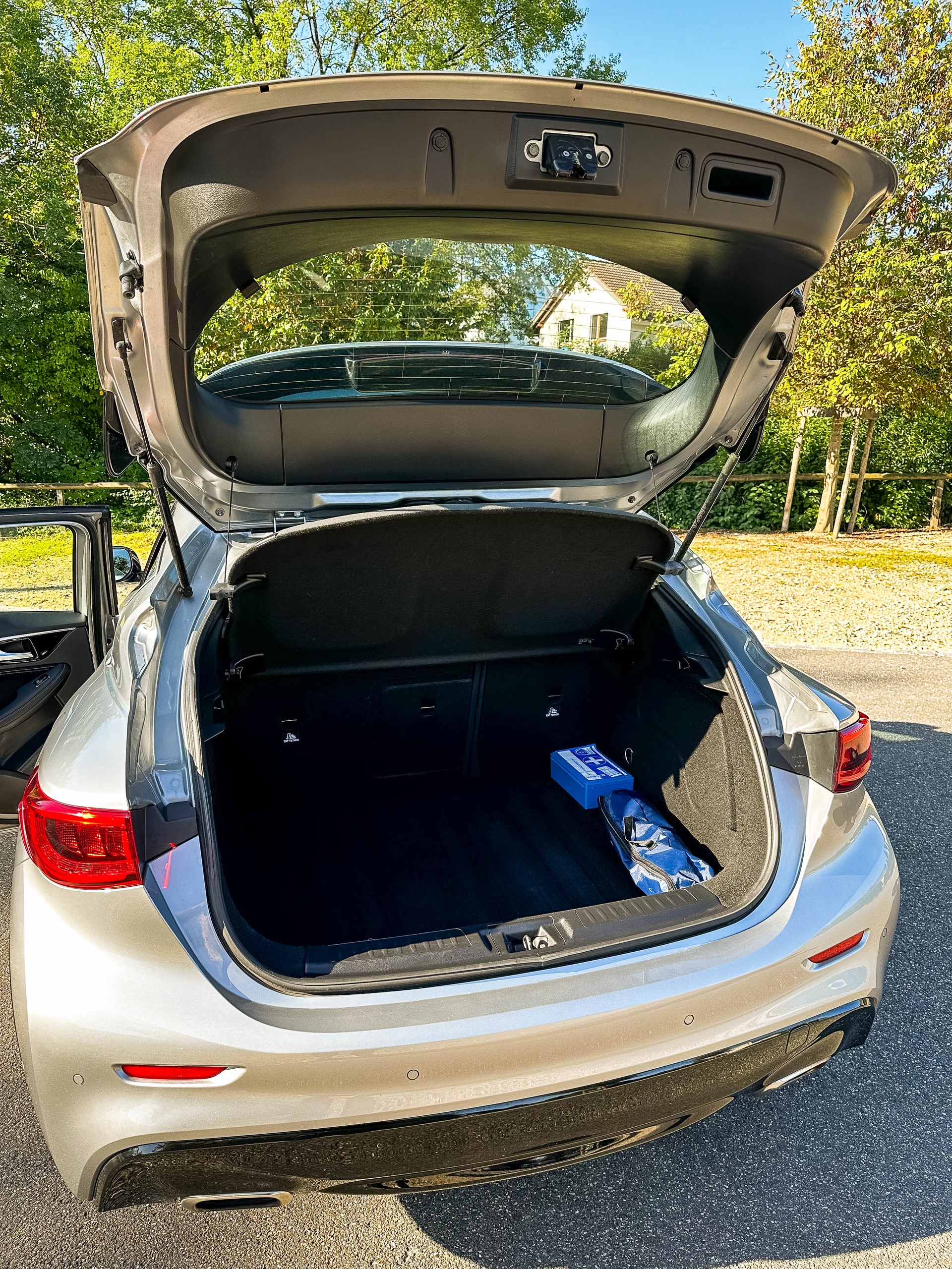INFINITI Q30 1.6t Premium Tech FWD-image-5