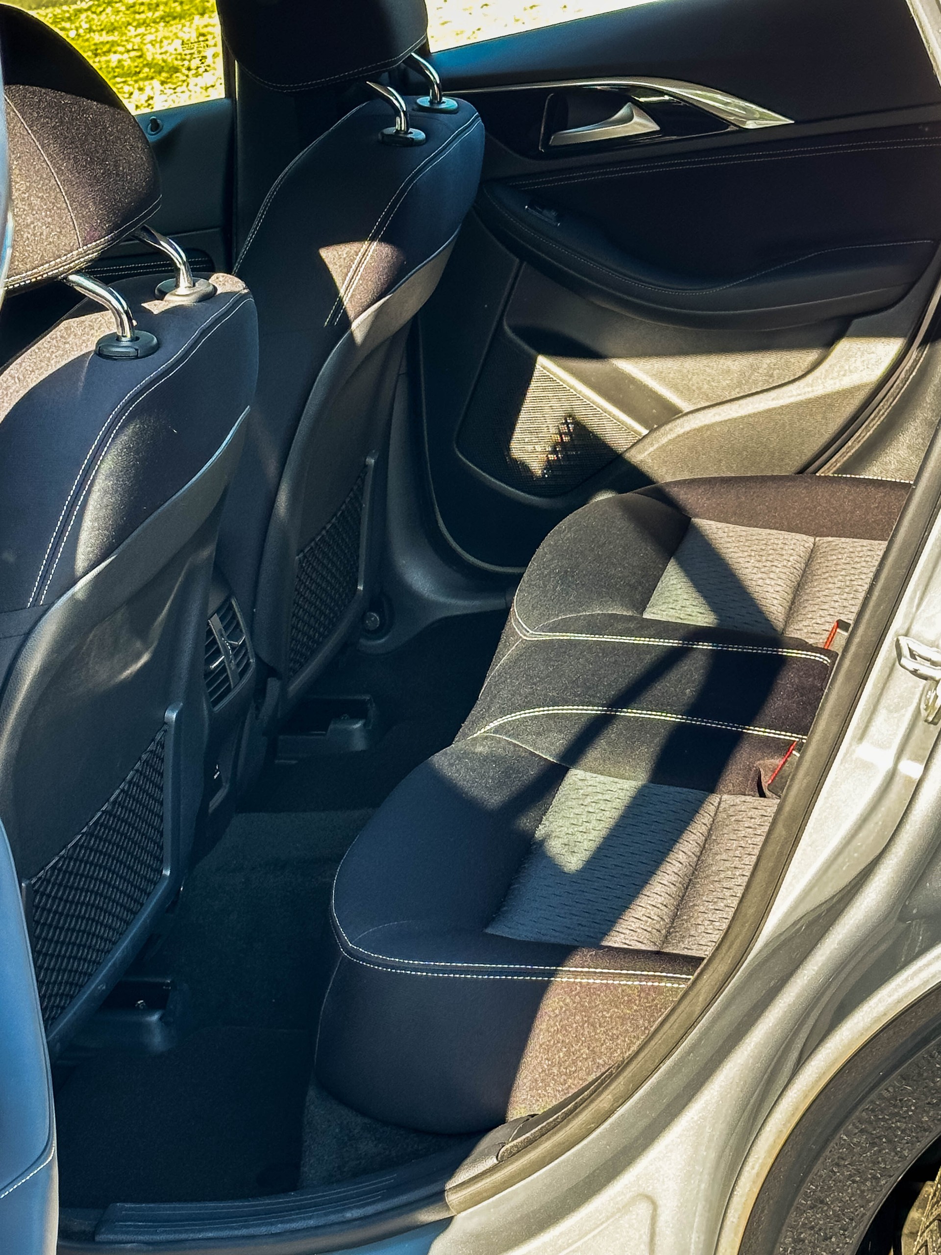 INFINITI Q30 1.6t Premium Tech FWD-image-4