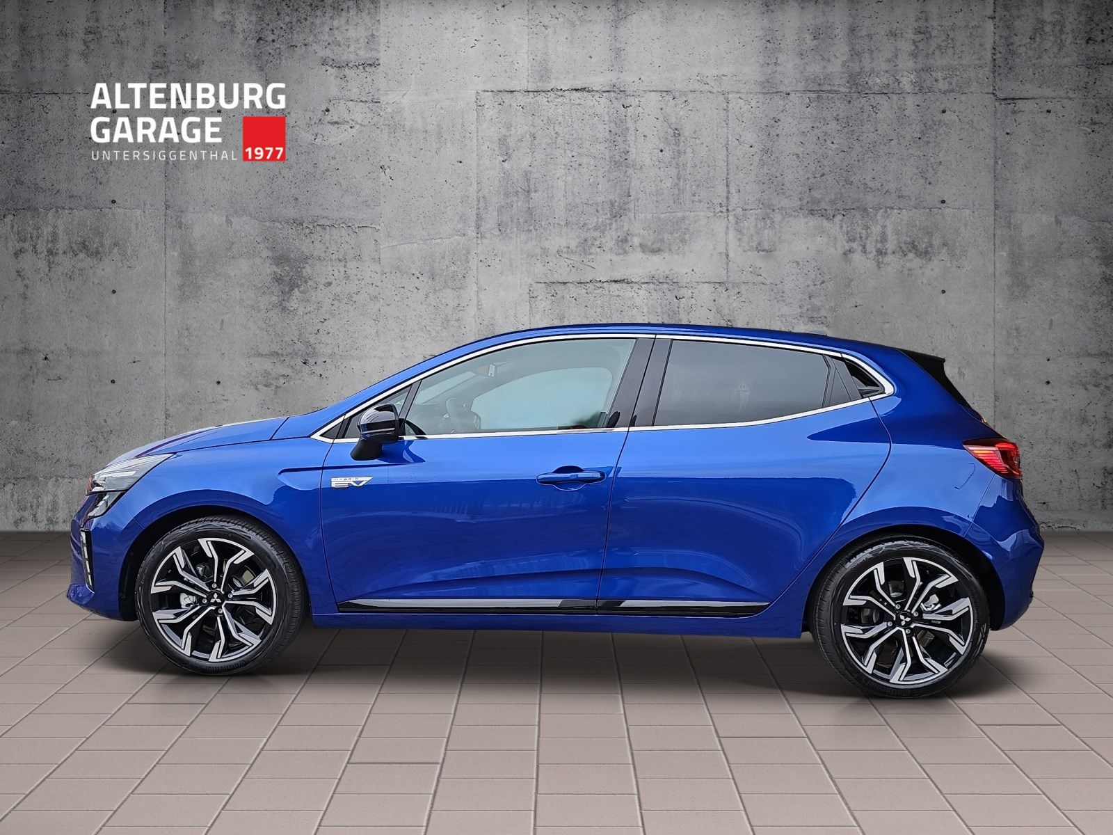 MITSUBISHI Colt 1.6 HEV Intense-showroom-element-1