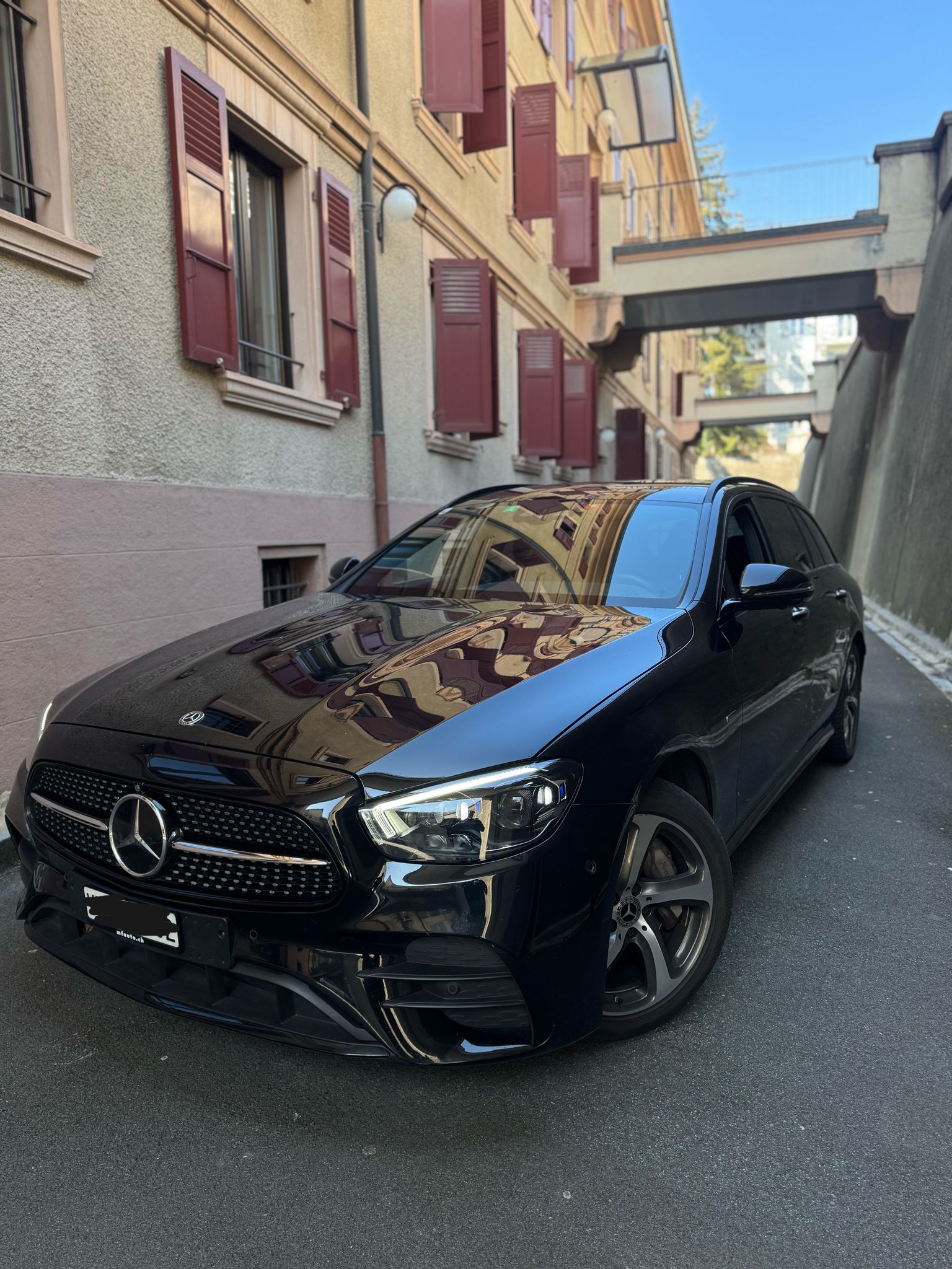 MERCEDES-BENZ E 300 de T Exclusive 9G-Tronic
