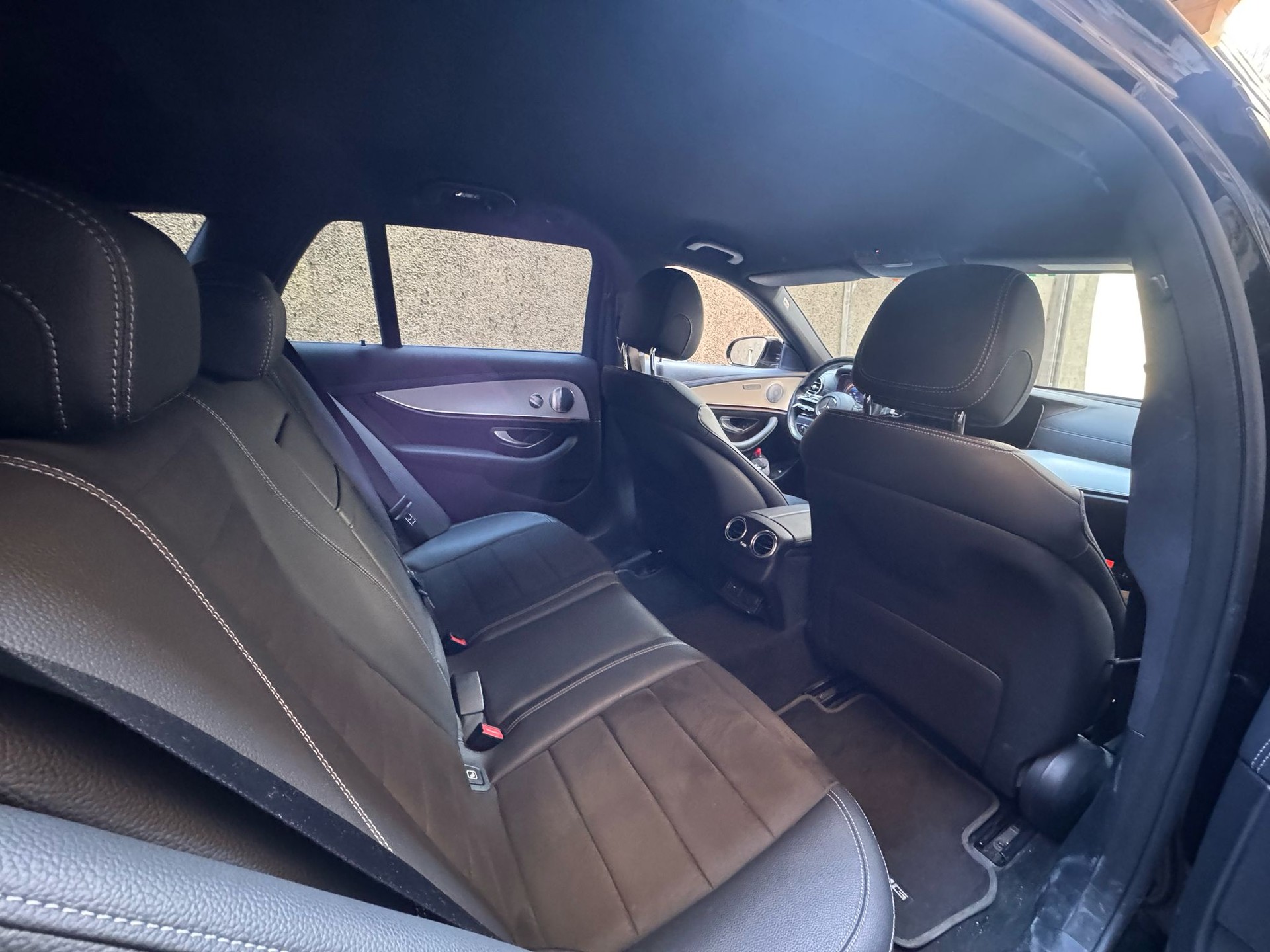 MERCEDES-BENZ E 300 de T Exclusive 9G-Tronic-image-5