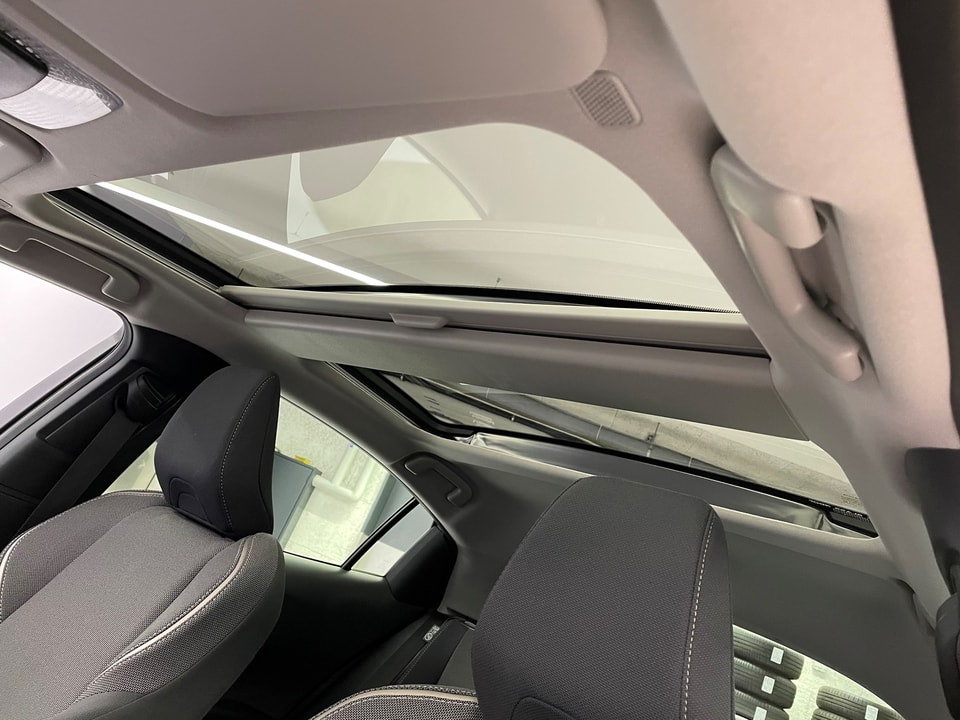 Prius Plug-in Hybrid 2.0 Style