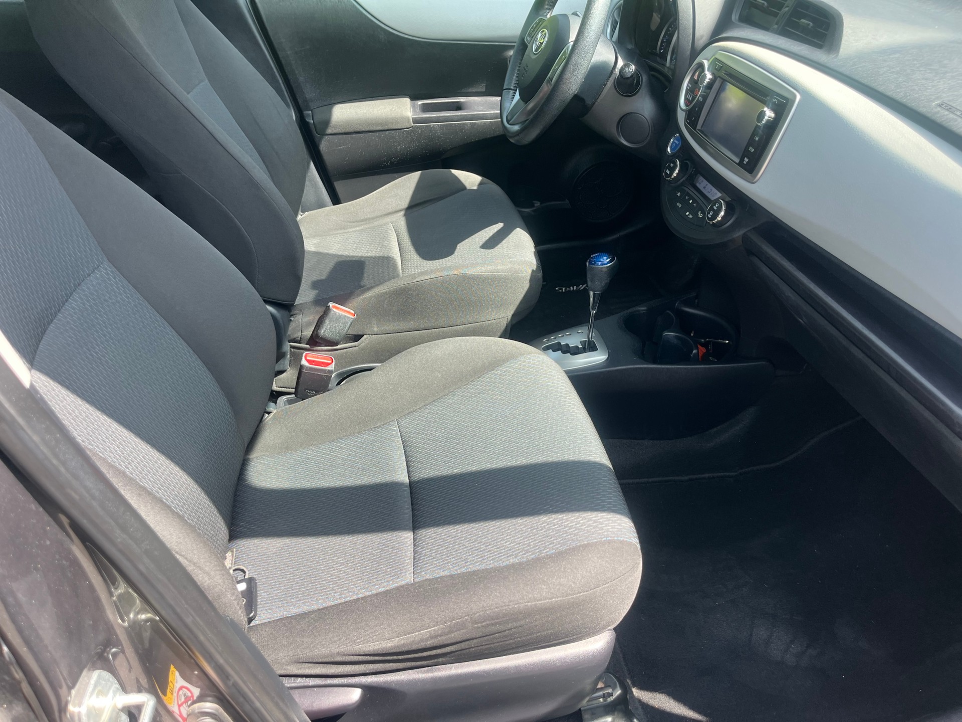 TOYOTA Yaris 1.5 VVT-i Hybrid Luna CVT-image-10