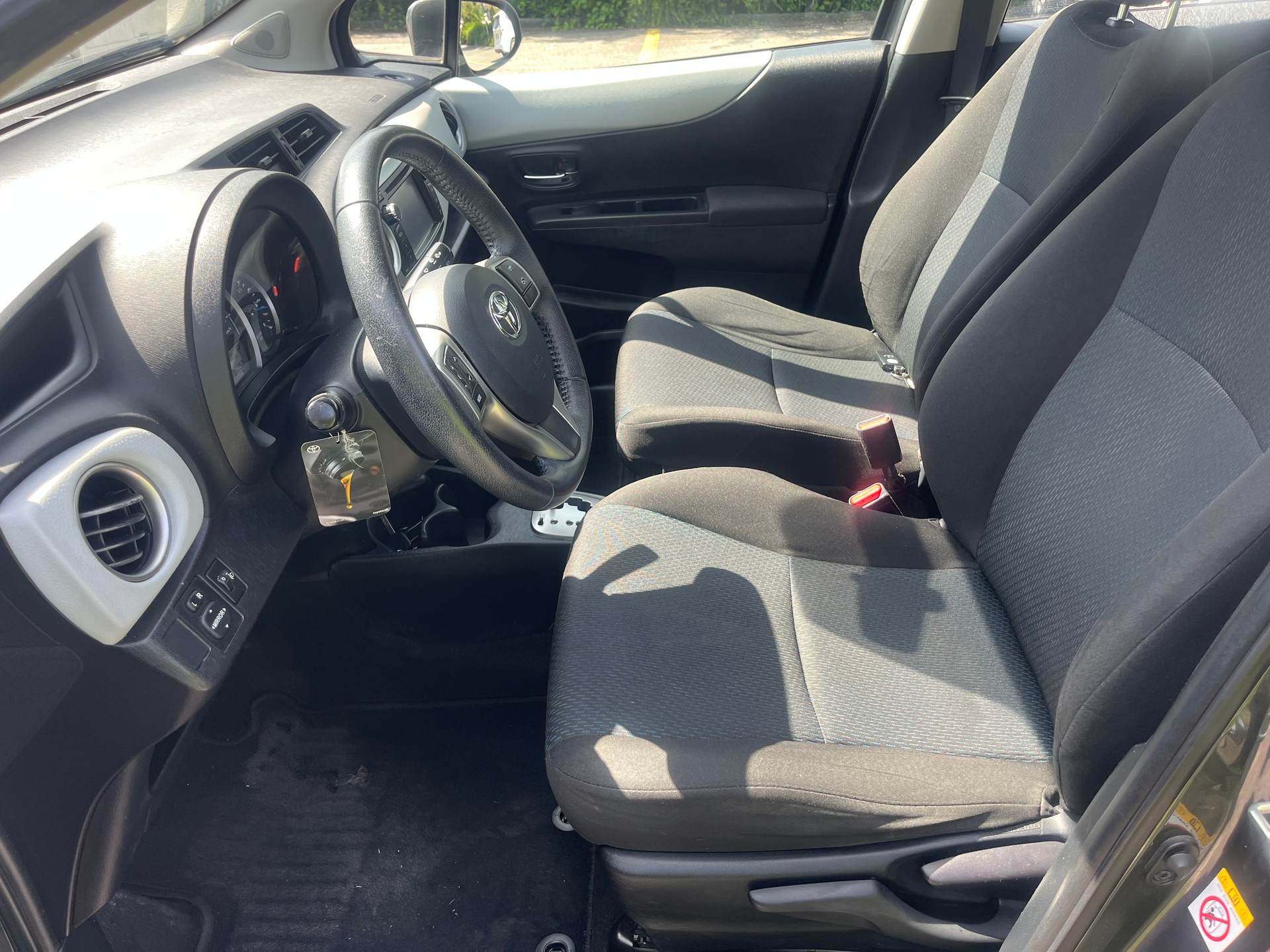 TOYOTA Yaris 1.5 VVT-i Hybrid Luna CVT-image-9