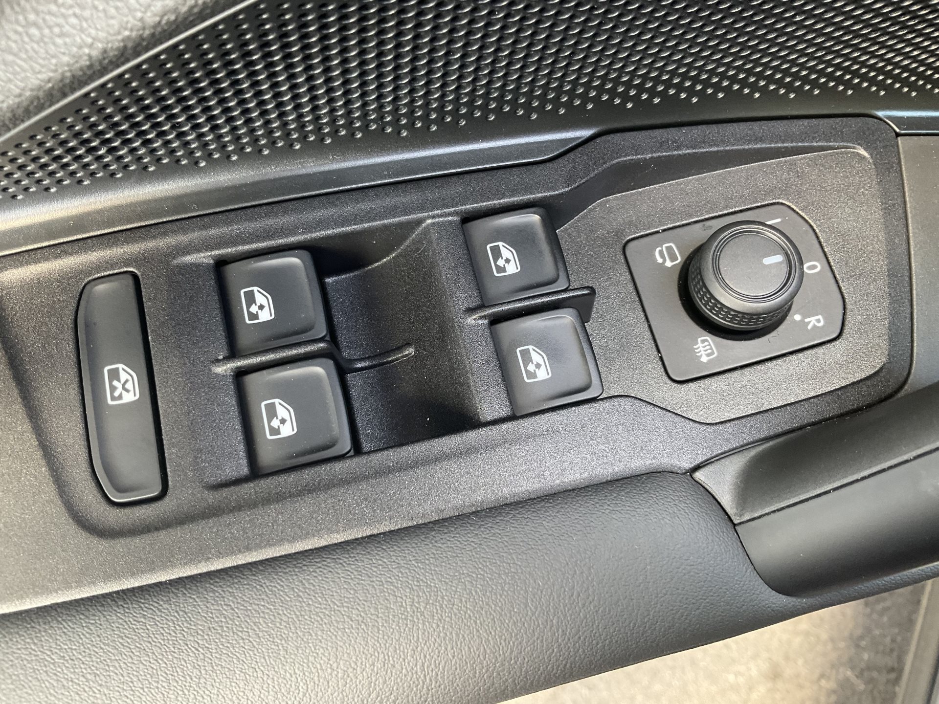 VW TIGUAN 2.0 TDI 193 PS 4MOTION *** ANHÄNGEKUPPLUNG ***-image-24