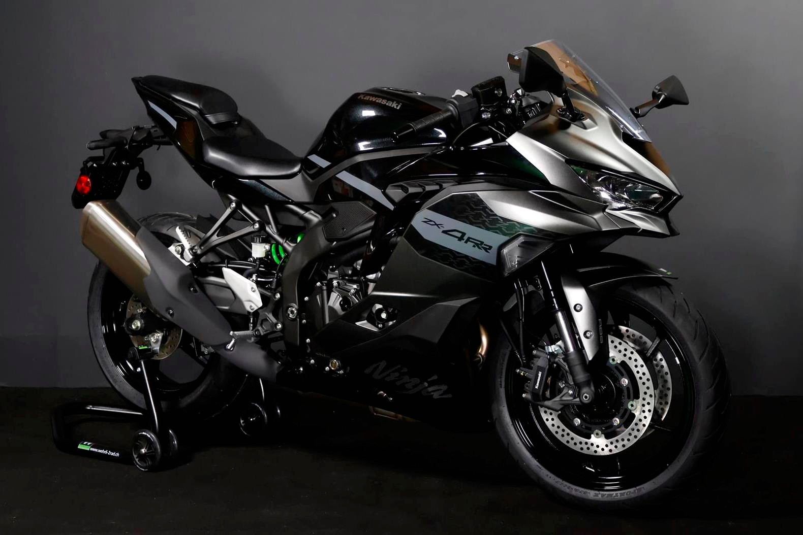 KAWASAKI Ninja ZX-4RR (57/35 KW) Modeljahr 2026 Acquistare in vendita