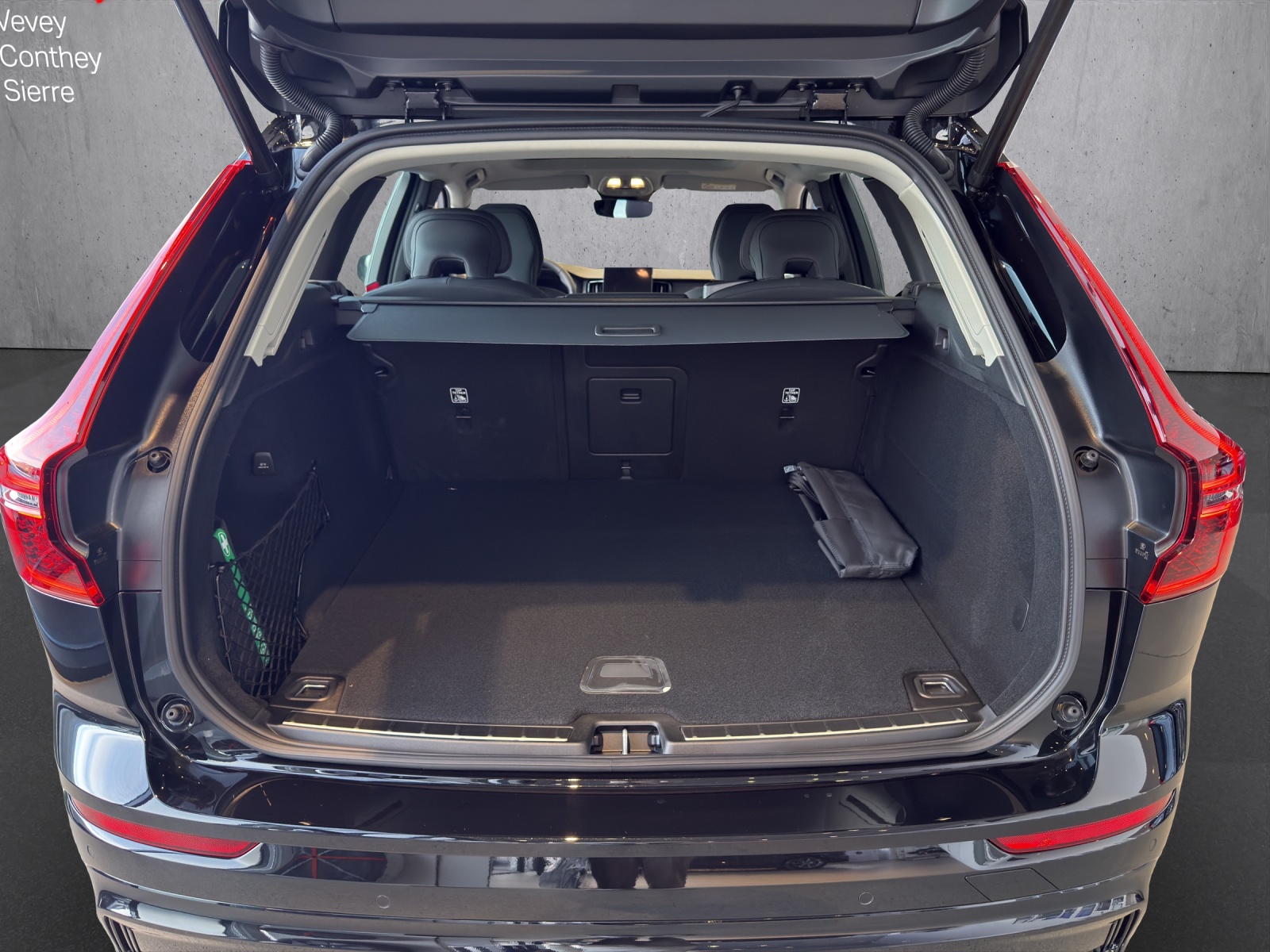 Image VOLVO XC60 XC60 B5 Benzin Mild Hybrid AWD Ultra Dark Geartronic