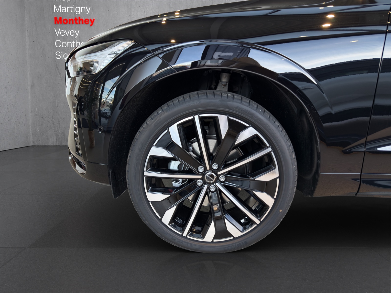 Image VOLVO XC60 XC60 B5 Benzin Mild Hybrid AWD Ultra Dark Geartronic