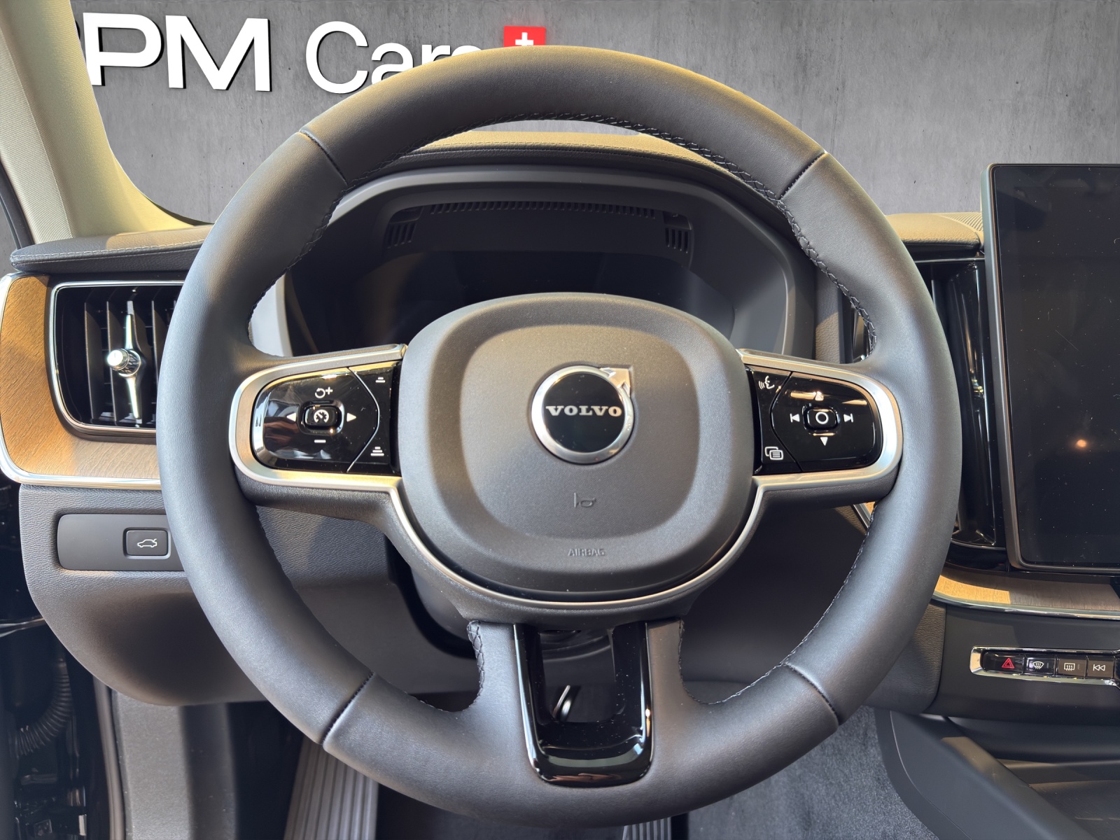 Image VOLVO XC60 XC60 B5 Benzin Mild Hybrid AWD Ultra Dark Geartronic