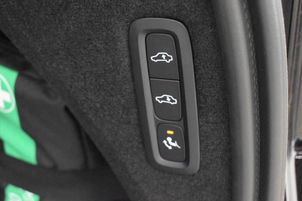 VOLVO XC90 2.0 T8 TE Ultra Dark eAWD-image-7