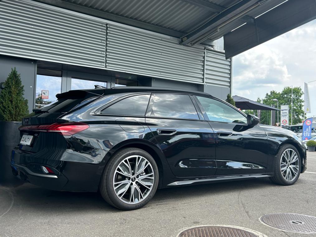AUDI A5 Avant TDi quattro S line Edition One-showroom-element-2