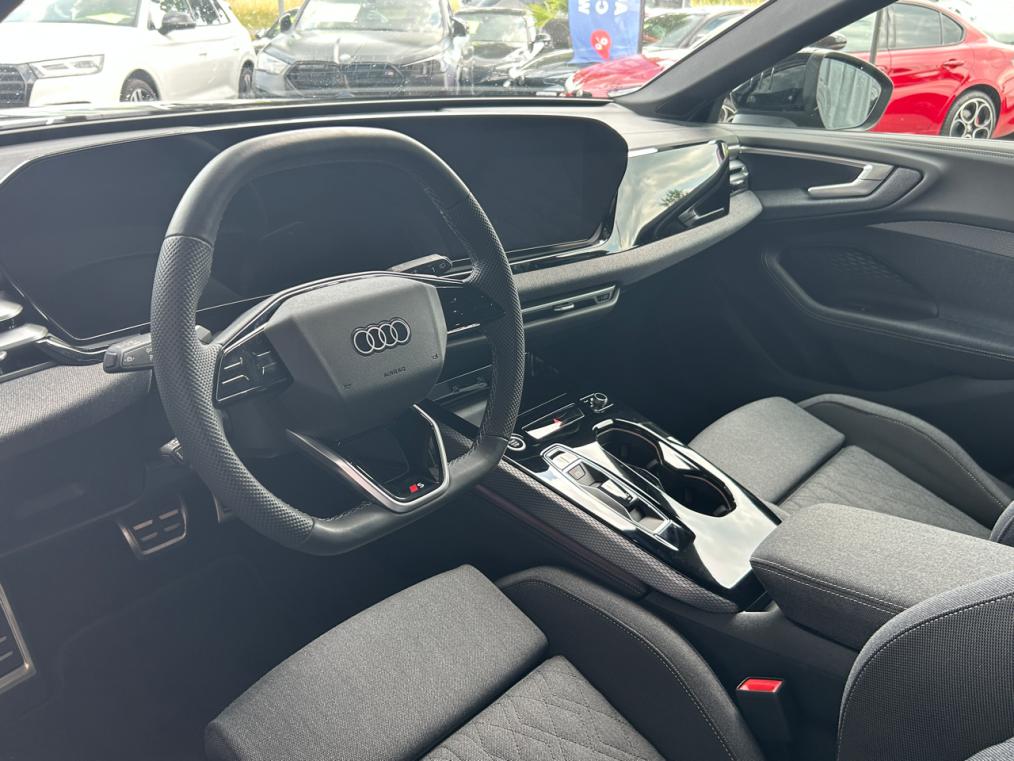 AUDI A5 Avant TDi quattro S line Edition One-showroom-element-3