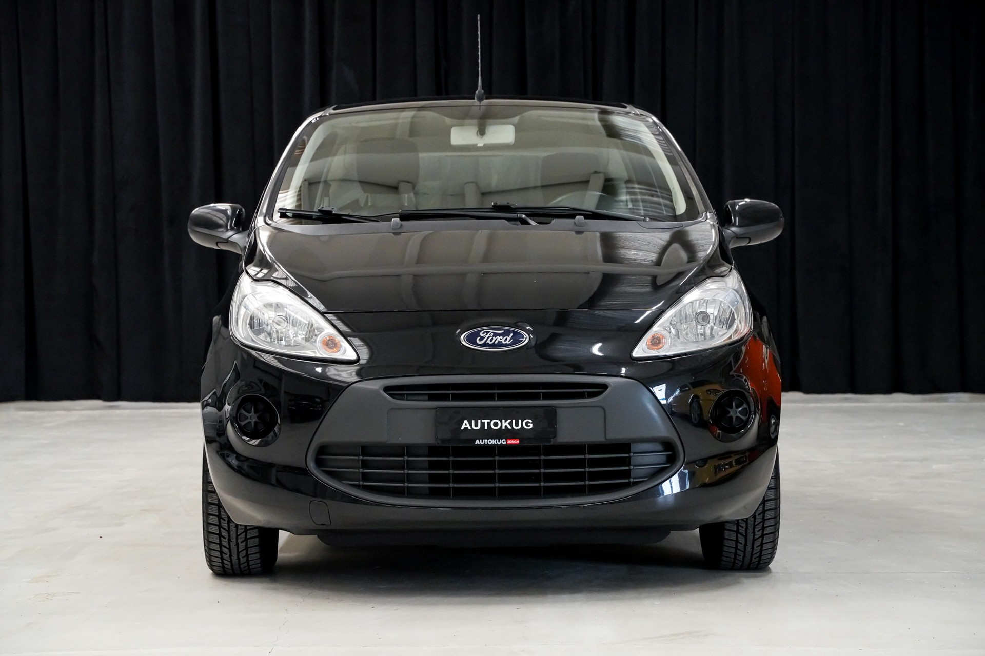 FORD KA 1.25 Titanium-showroom-element-1